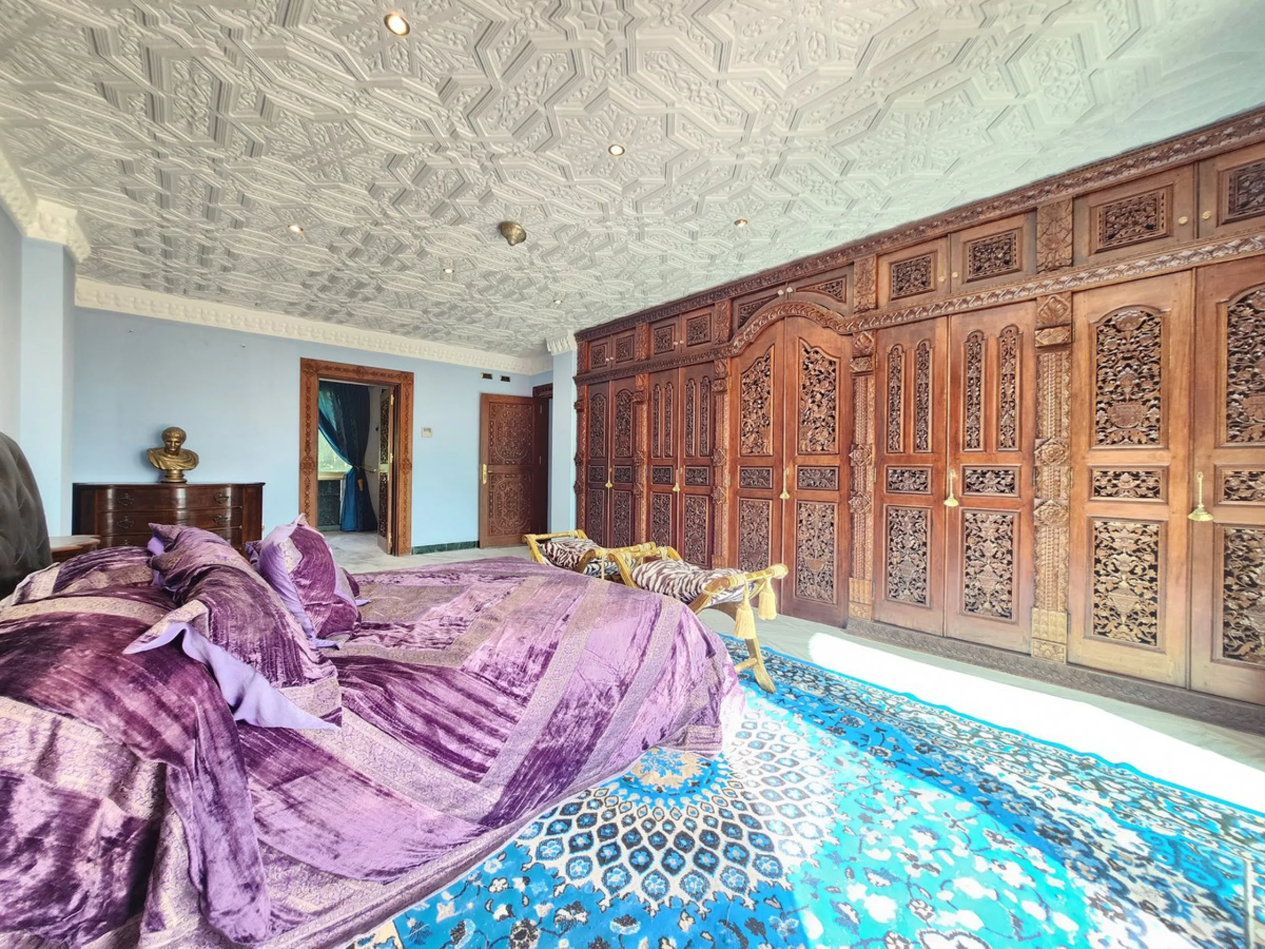 House - Detached Villa в продаже в Mijas, Málaga. В доме 8 спален и 4 ванных комнат. Площадь дома 481 м². Площадь участка 803 м²