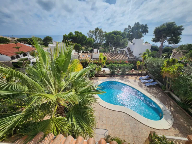 House - Detached Villa в продаже в Mijas, Málaga. В доме 8 спален и 4 ванных комнат. Площадь дома 481 м². Площадь участка 803 м²