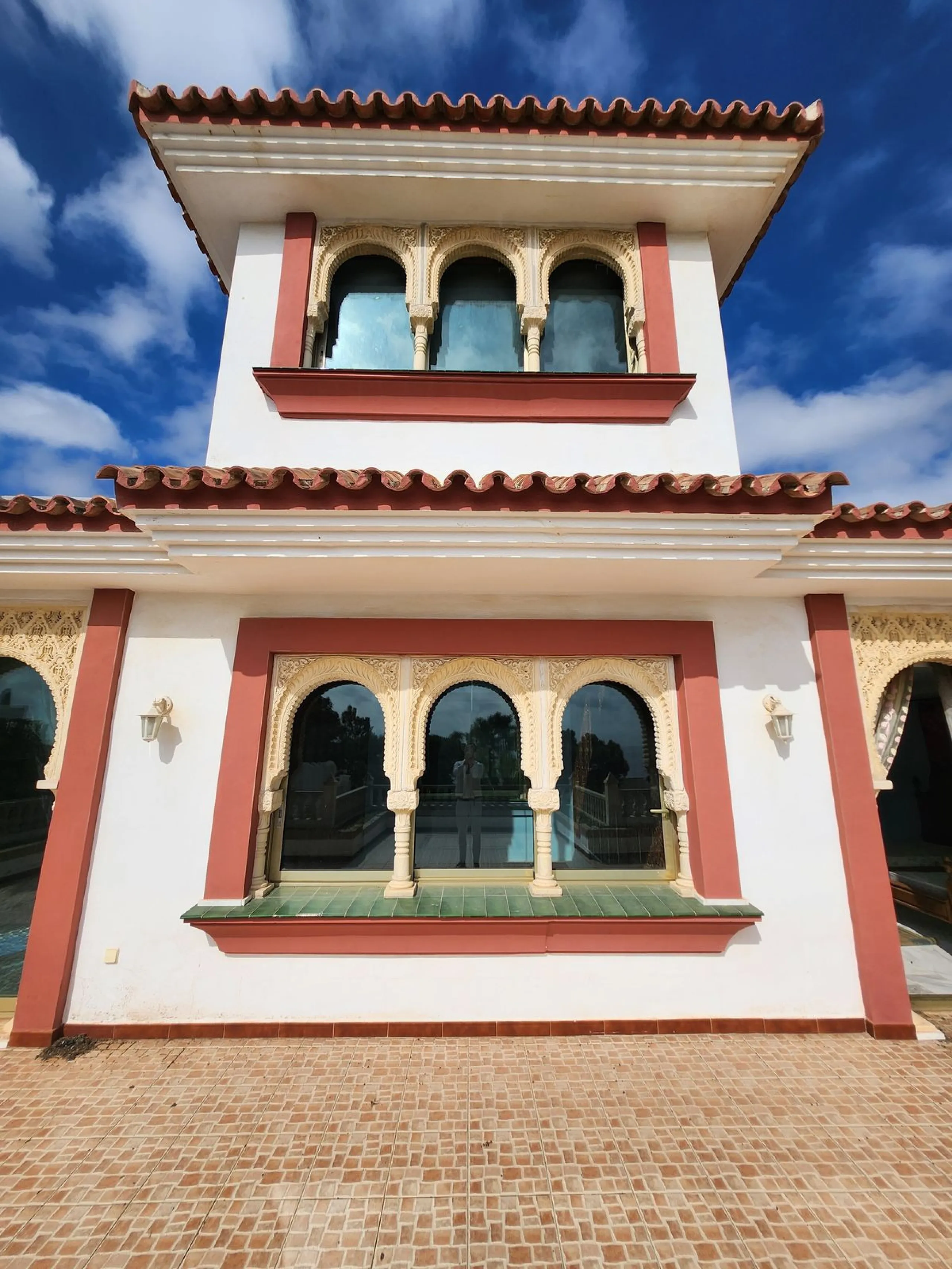 House - Detached Villa в продаже в Mijas, Málaga. В доме 8 спален и 4 ванных комнат. Площадь дома 481 м². Площадь участка 803 м²