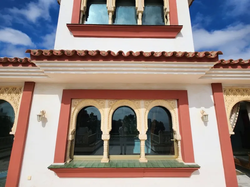 House - Detached Villa в продаже в Mijas, Málaga. В доме 8 спален и 4 ванных комнат. Площадь дома 481 м². Площадь участка 803 м²