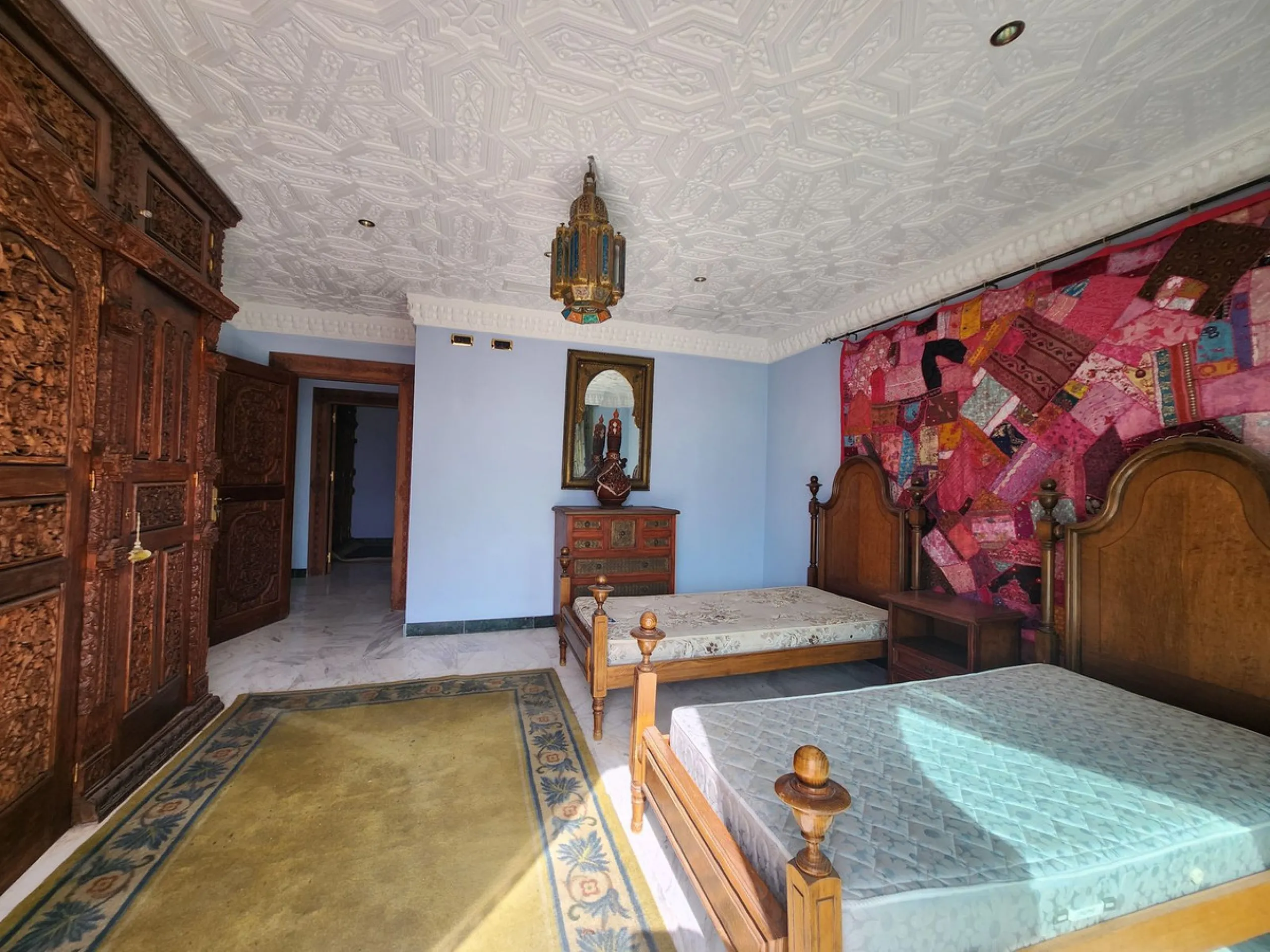 House - Detached Villa в продаже в Mijas, Málaga. В доме 8 спален и 4 ванных комнат. Площадь дома 481 м². Площадь участка 803 м²