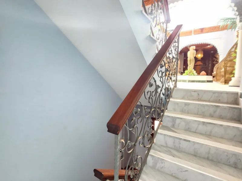 House - Detached Villa в продаже в Mijas, Málaga. В доме 8 спален и 4 ванных комнат. Площадь дома 481 м². Площадь участка 803 м²