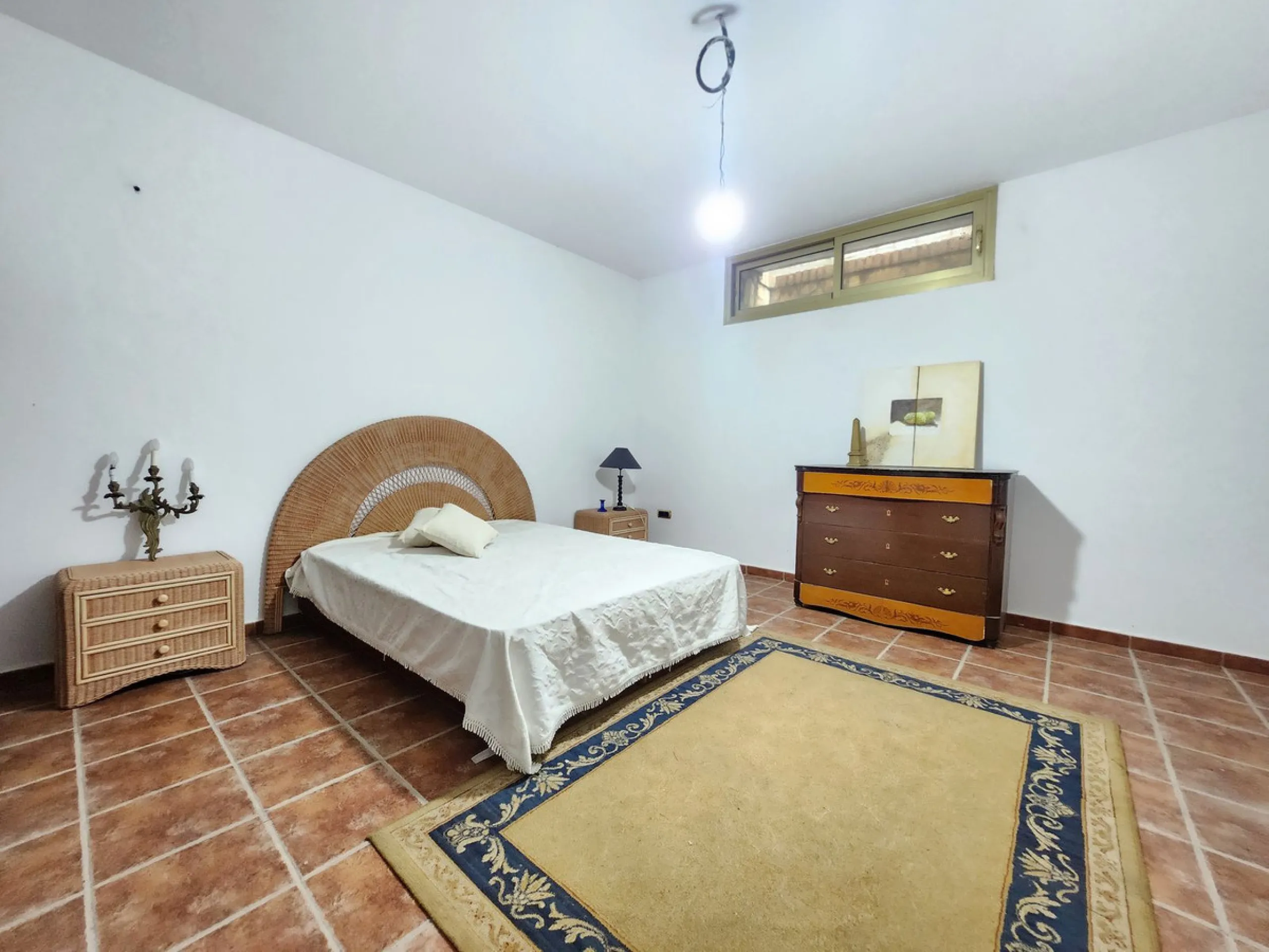 House - Detached Villa в продаже в Mijas, Málaga. В доме 8 спален и 4 ванных комнат. Площадь дома 481 м². Площадь участка 803 м²