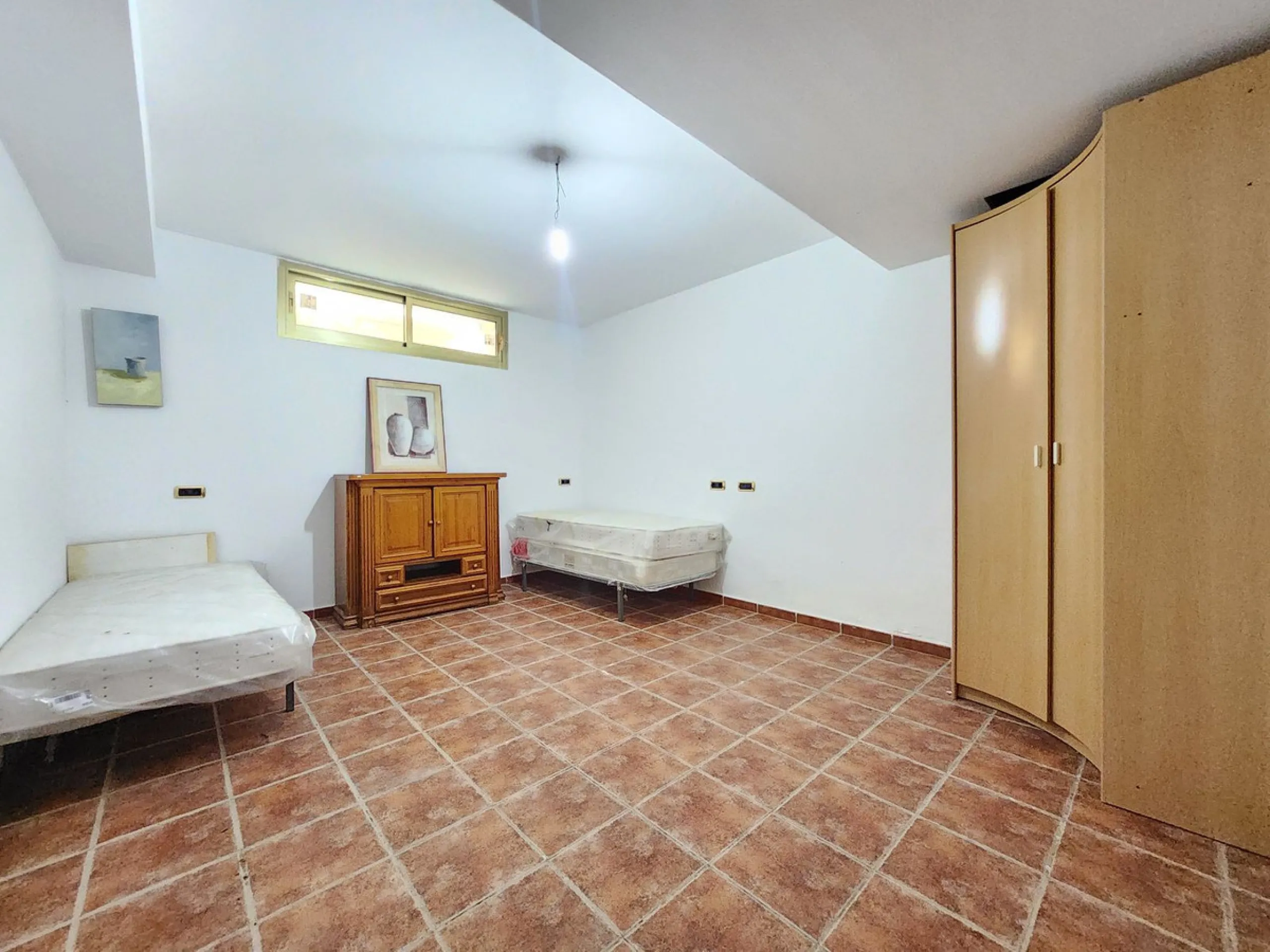 House - Detached Villa в продаже в Mijas, Málaga. В доме 8 спален и 4 ванных комнат. Площадь дома 481 м². Площадь участка 803 м²