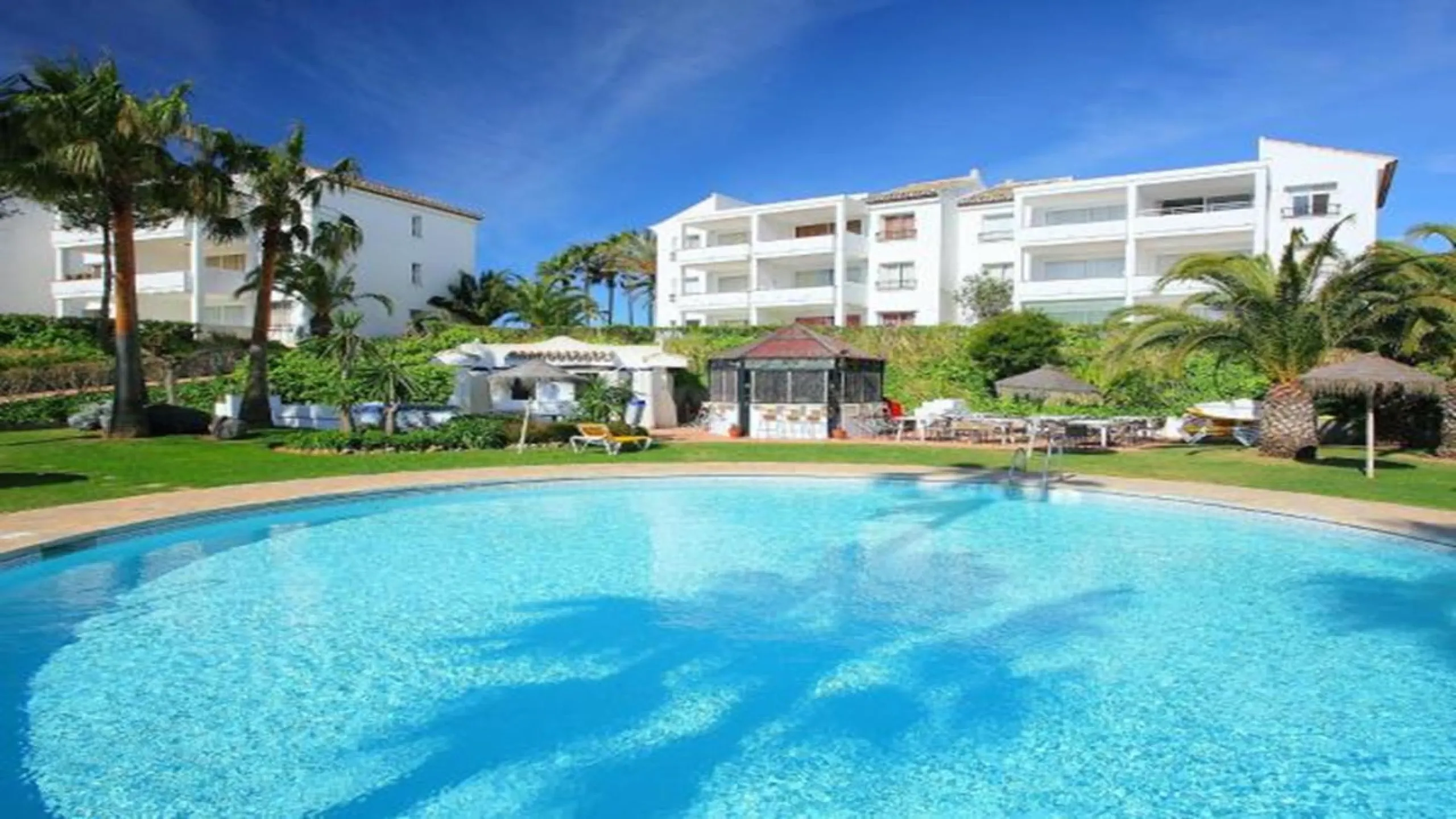 FANTASTIC PROPERTY WITH LOVELY SEA VIEWS