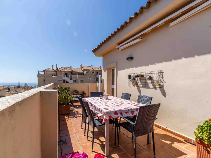 Apartment - Penthouse в продаже в Mijas, Málaga. В доме 3 спален и 2 ванных комнат. Площадь дома 106 м²