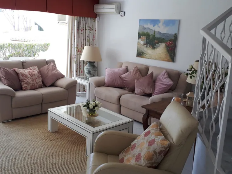 FANTASTIC PROPERTY WITH LOVELY SEA VIEWS