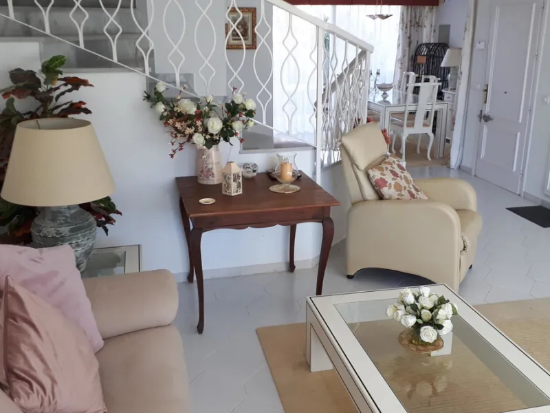 FANTASTIC PROPERTY WITH LOVELY SEA VIEWS