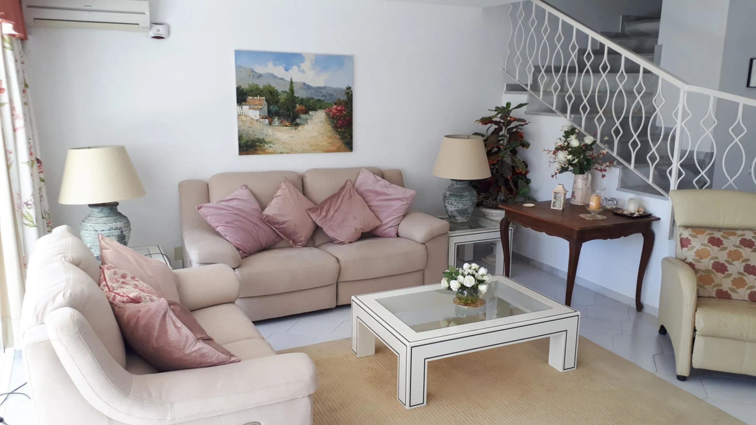 FANTASTIC PROPERTY WITH LOVELY SEA VIEWS