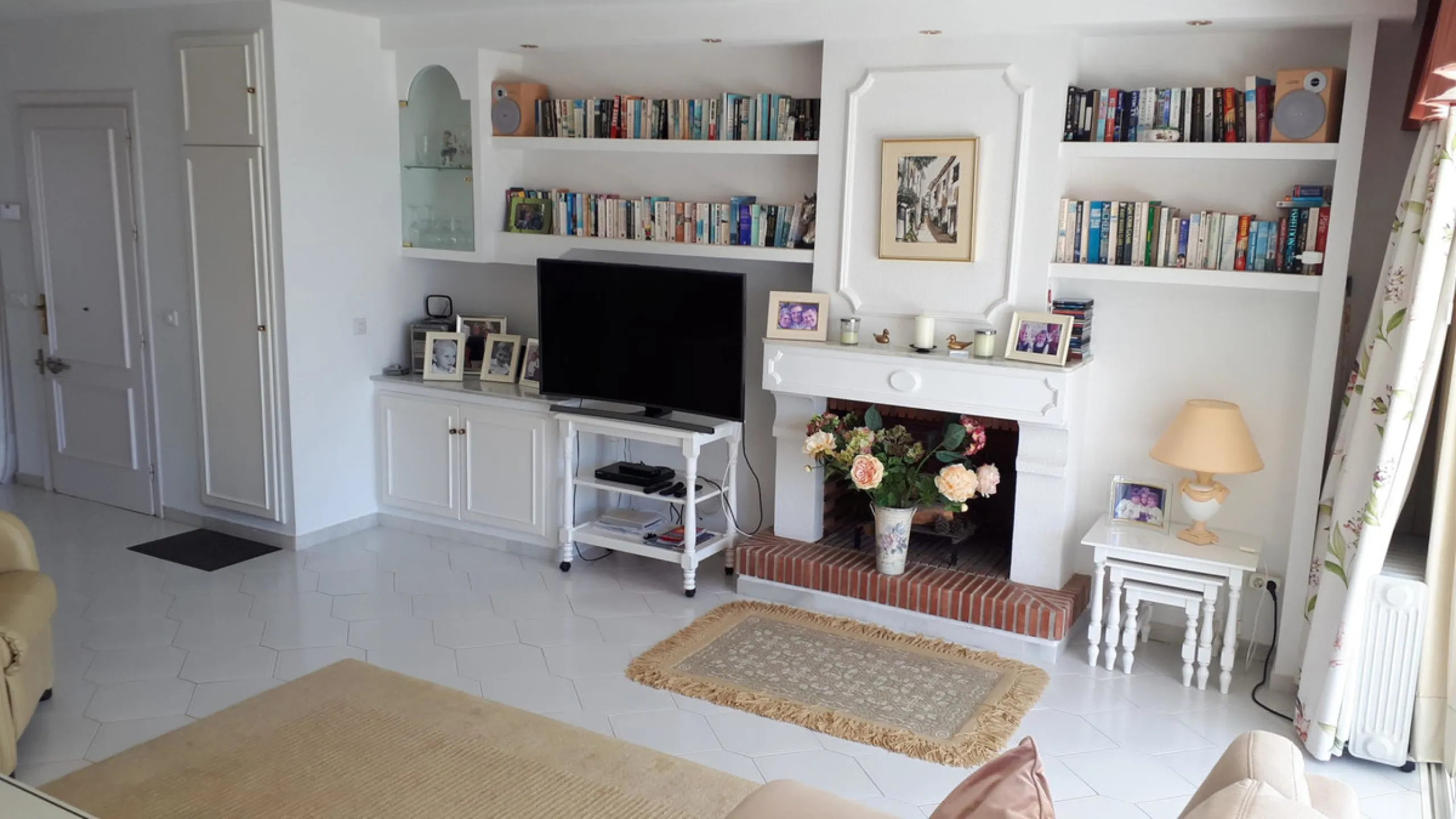 FANTASTIC PROPERTY WITH LOVELY SEA VIEWS