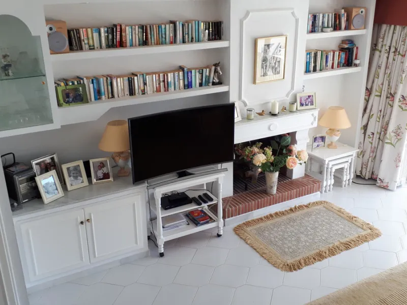FANTASTIC PROPERTY WITH LOVELY SEA VIEWS