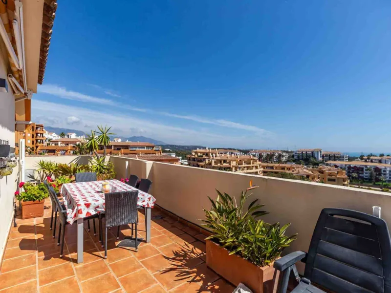 Apartment - Penthouse в продаже в Mijas, Málaga. В доме 3 спален и 2 ванных комнат. Площадь дома 106 м²