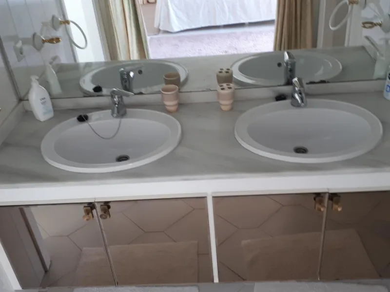 FANTASTIC PROPERTY WITH LOVELY SEA VIEWS