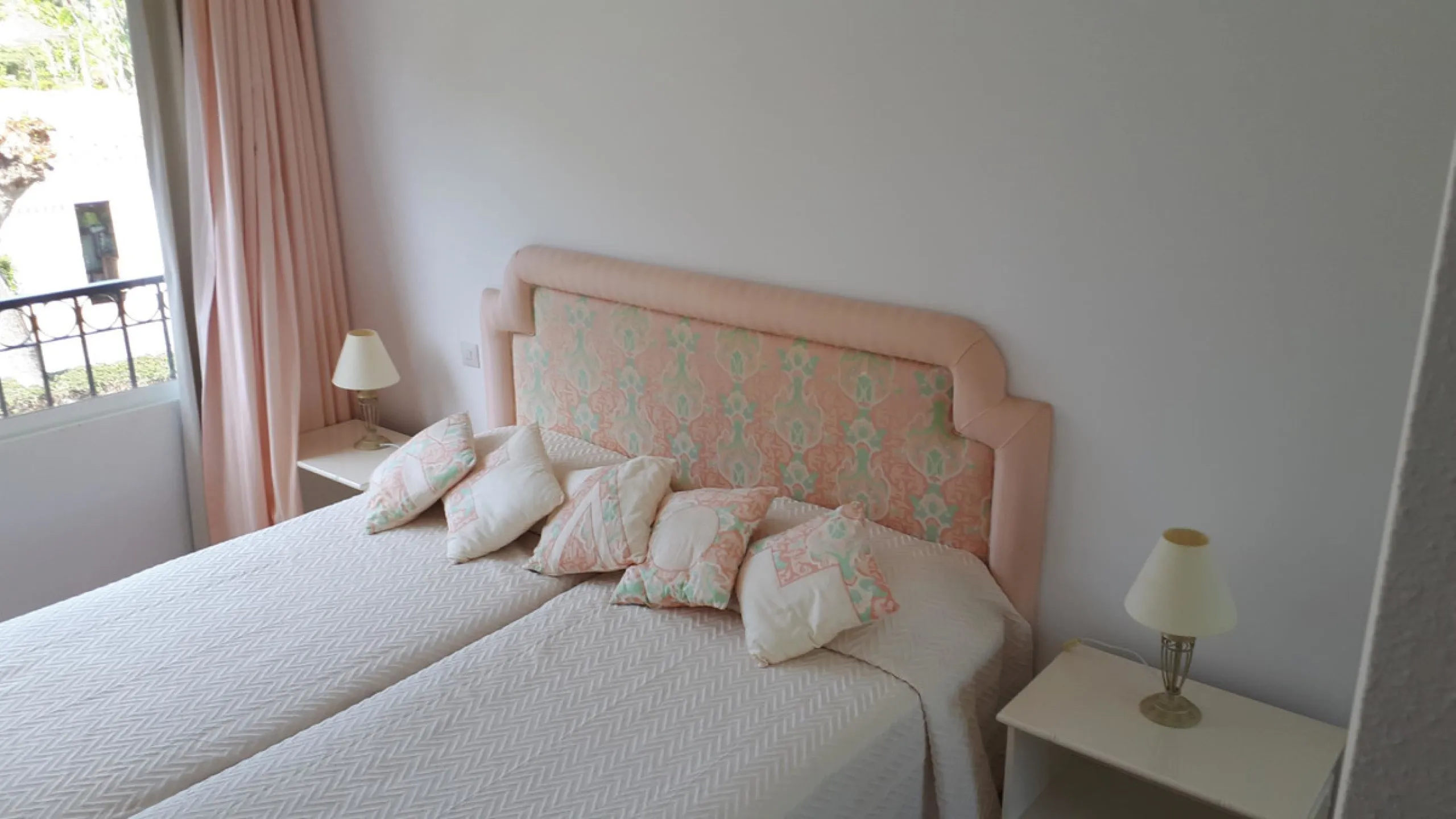 FANTASTIC PROPERTY WITH LOVELY SEA VIEWS