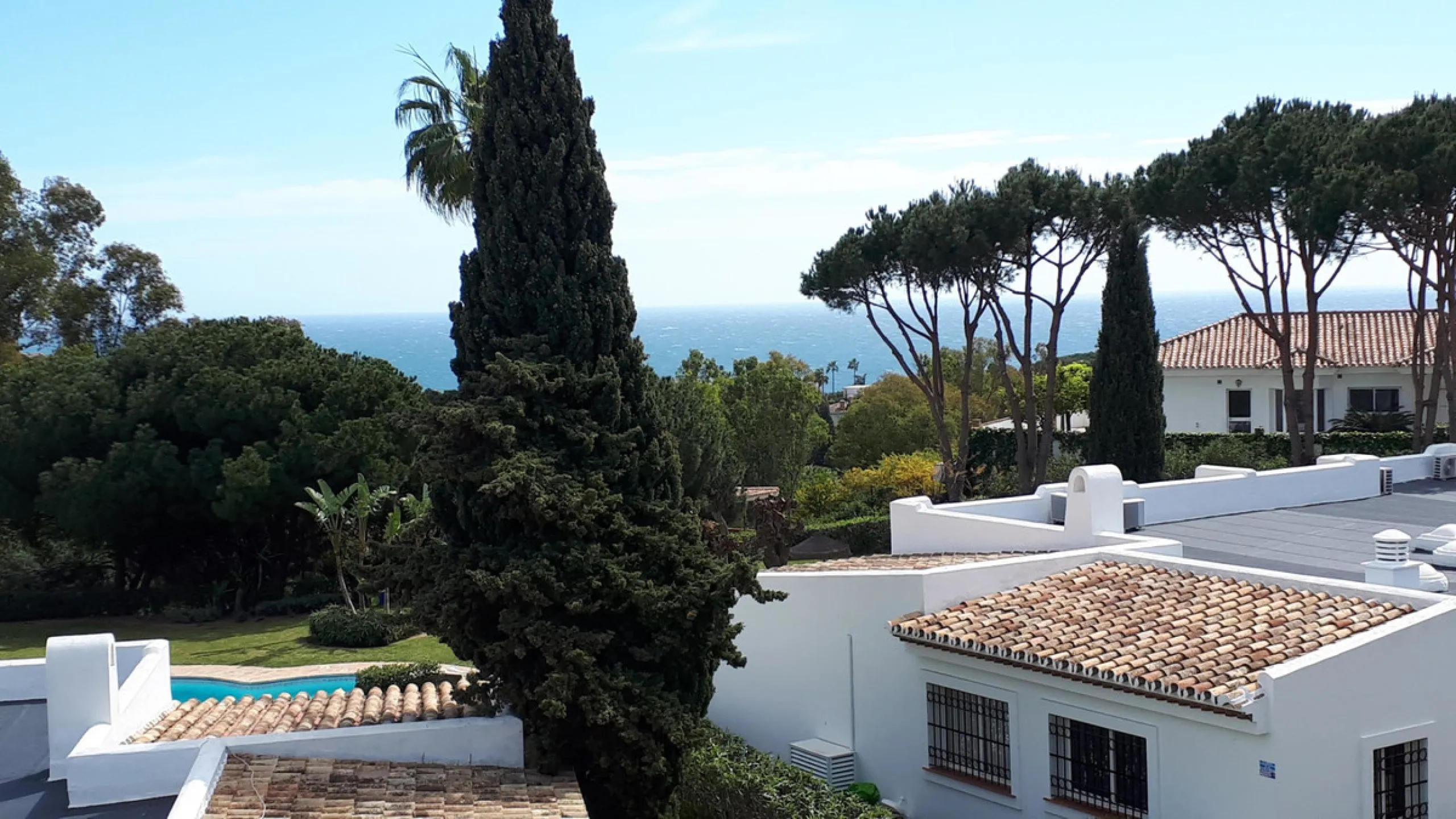 FANTASTIC PROPERTY WITH LOVELY SEA VIEWS