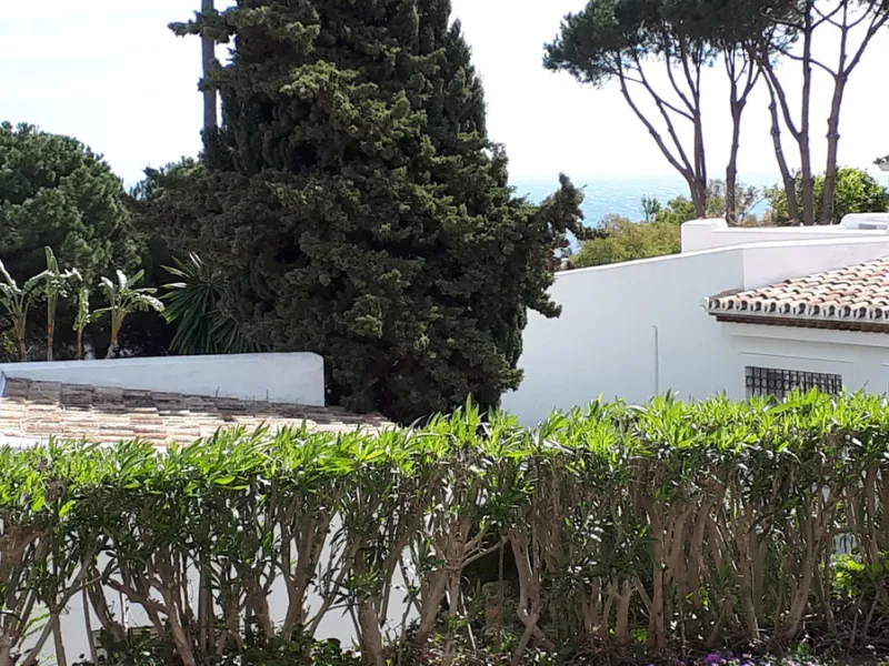 FANTASTIC PROPERTY WITH LOVELY SEA VIEWS