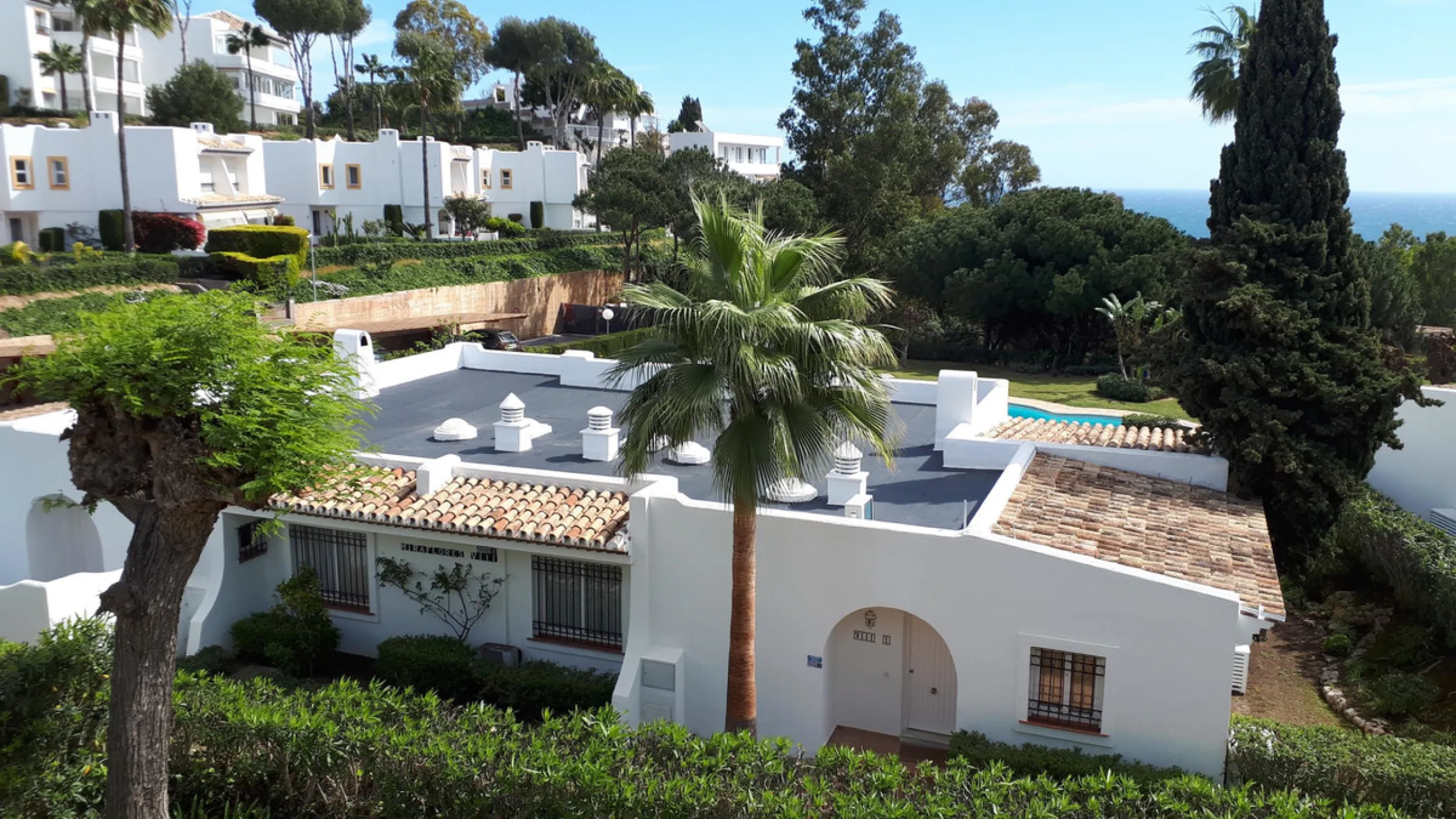 FANTASTIC PROPERTY WITH LOVELY SEA VIEWS