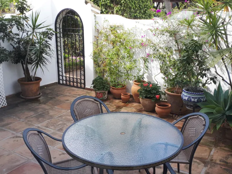FANTASTIC PROPERTY WITH LOVELY SEA VIEWS