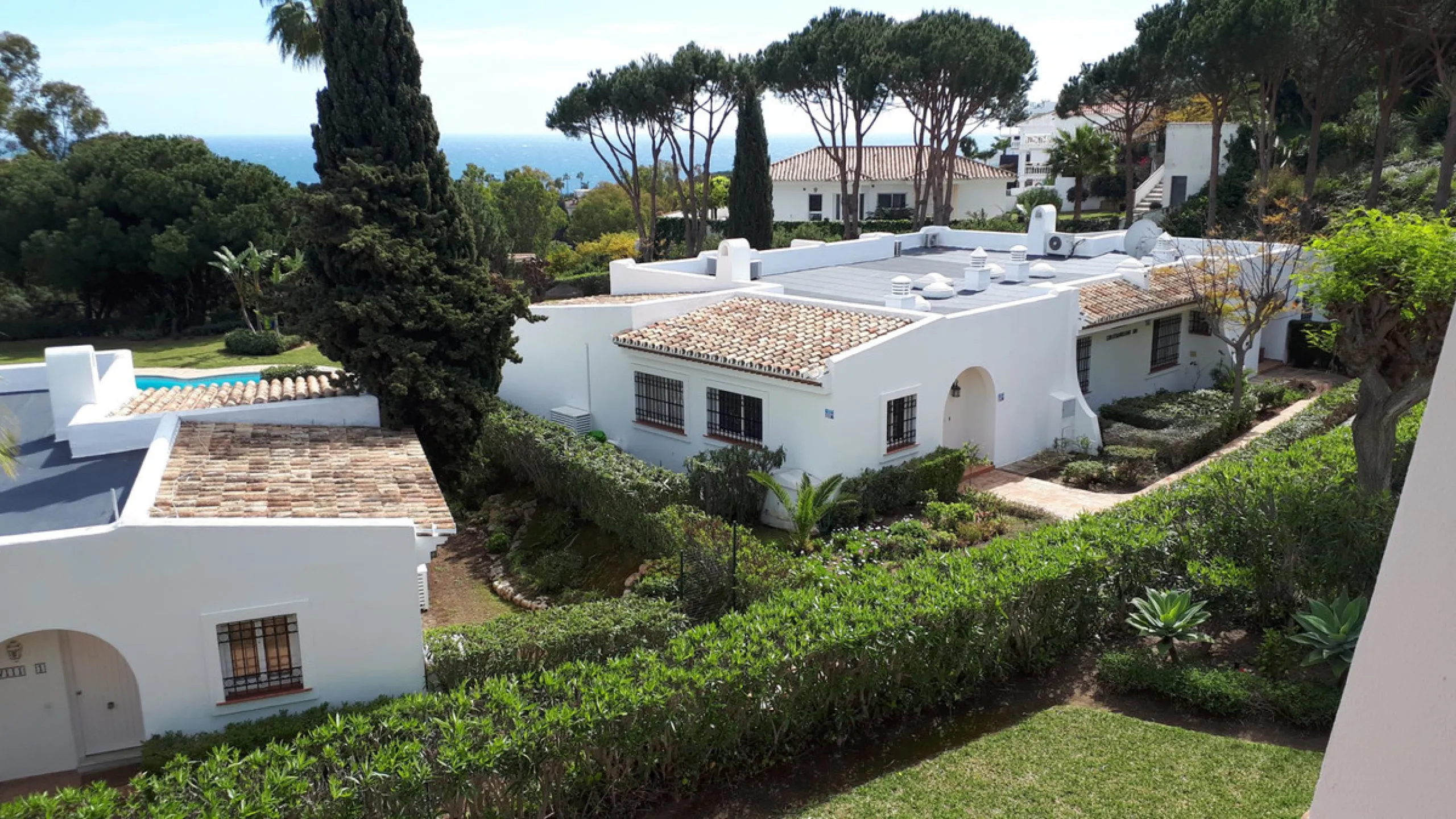 FANTASTIC PROPERTY WITH LOVELY SEA VIEWS