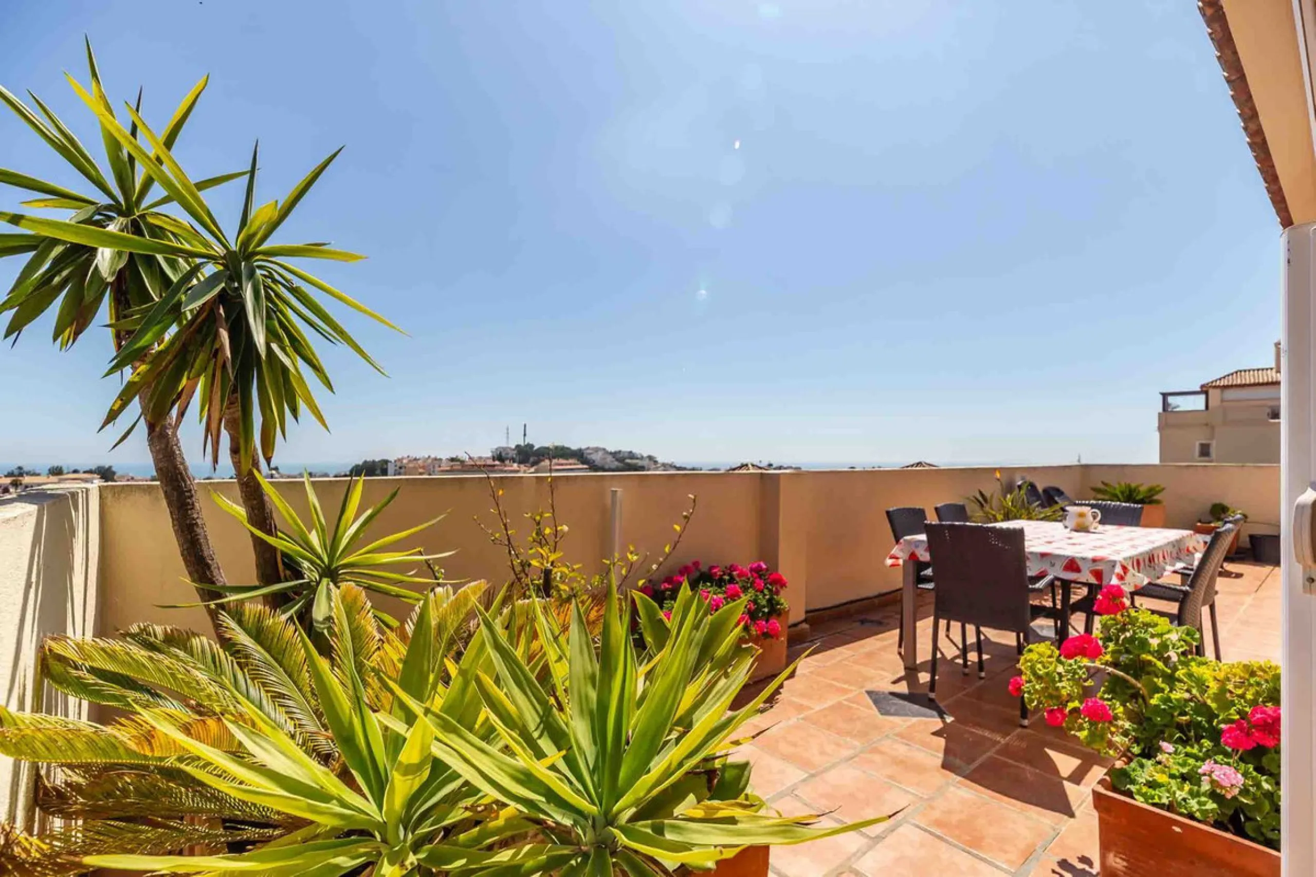 Apartment - Penthouse в продаже в Mijas, Málaga. В доме 3 спален и 2 ванных комнат. Площадь дома 106 м²