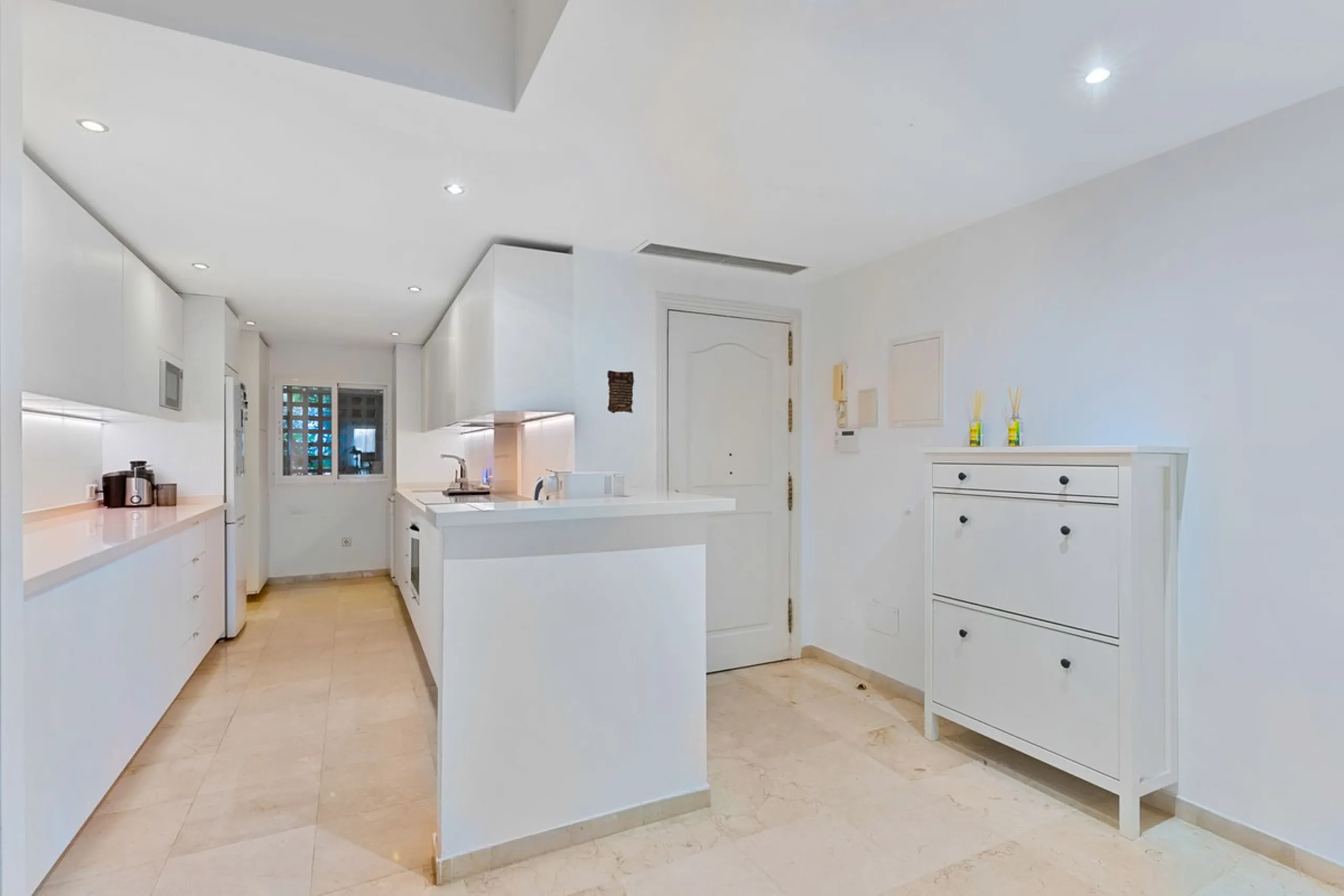 Ground Floor Apartment with 3 bedrooms for Sale in Sierra Blanca
