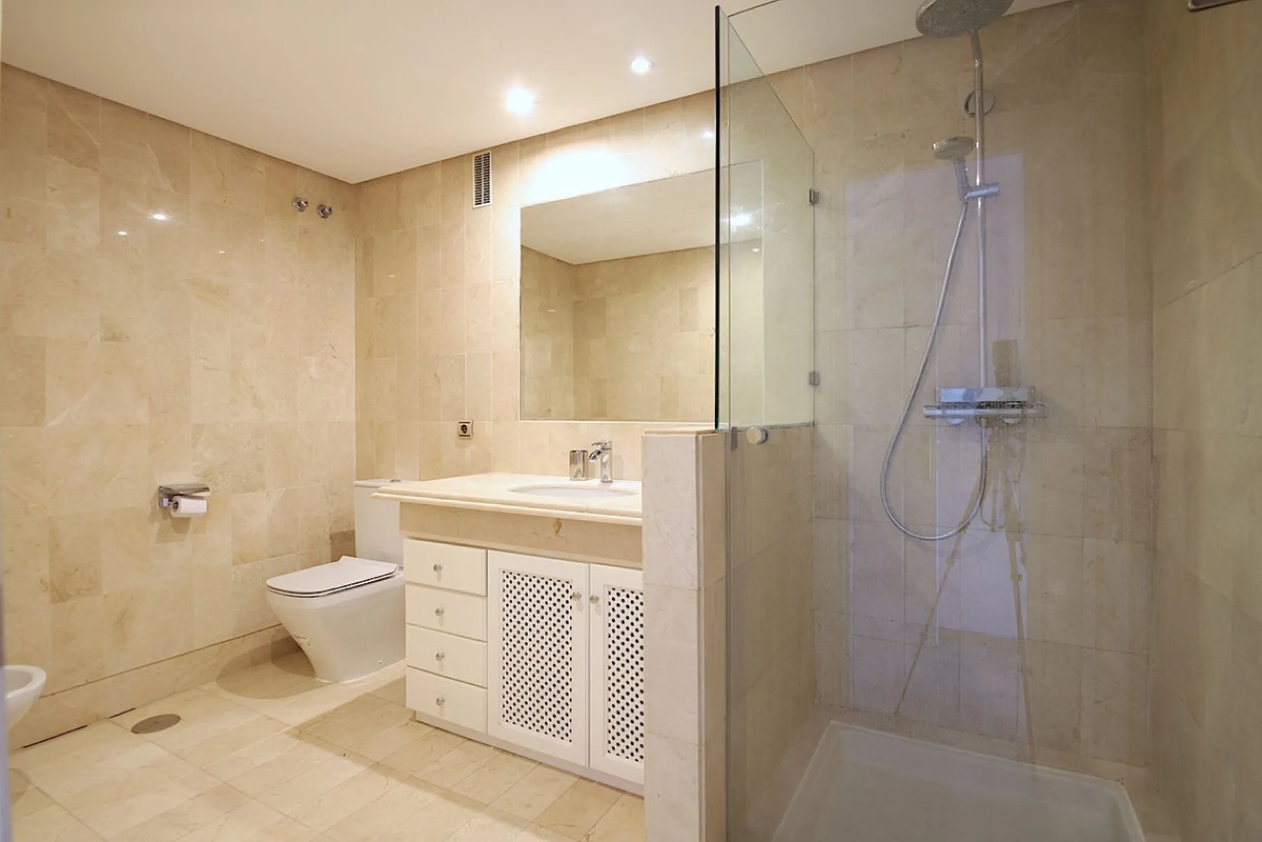 Ground Floor Apartment with 3 bedrooms for Sale in Sierra Blanca