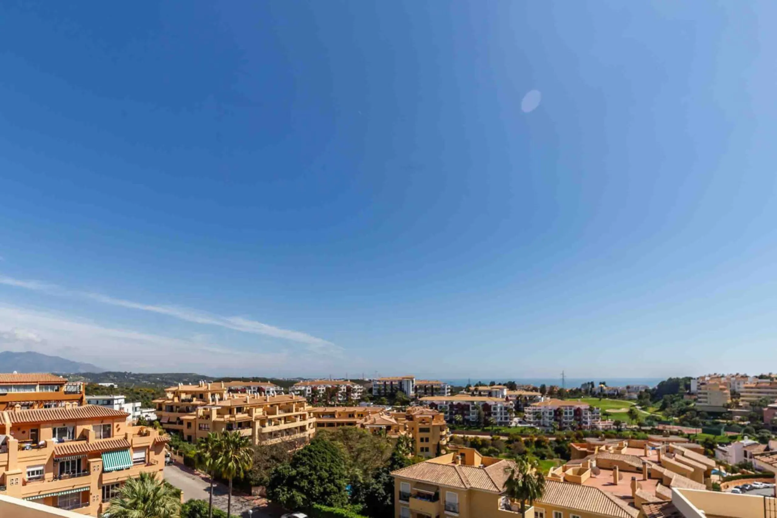 Apartment - Penthouse в продаже в Mijas, Málaga. В доме 3 спален и 2 ванных комнат. Площадь дома 106 м²
