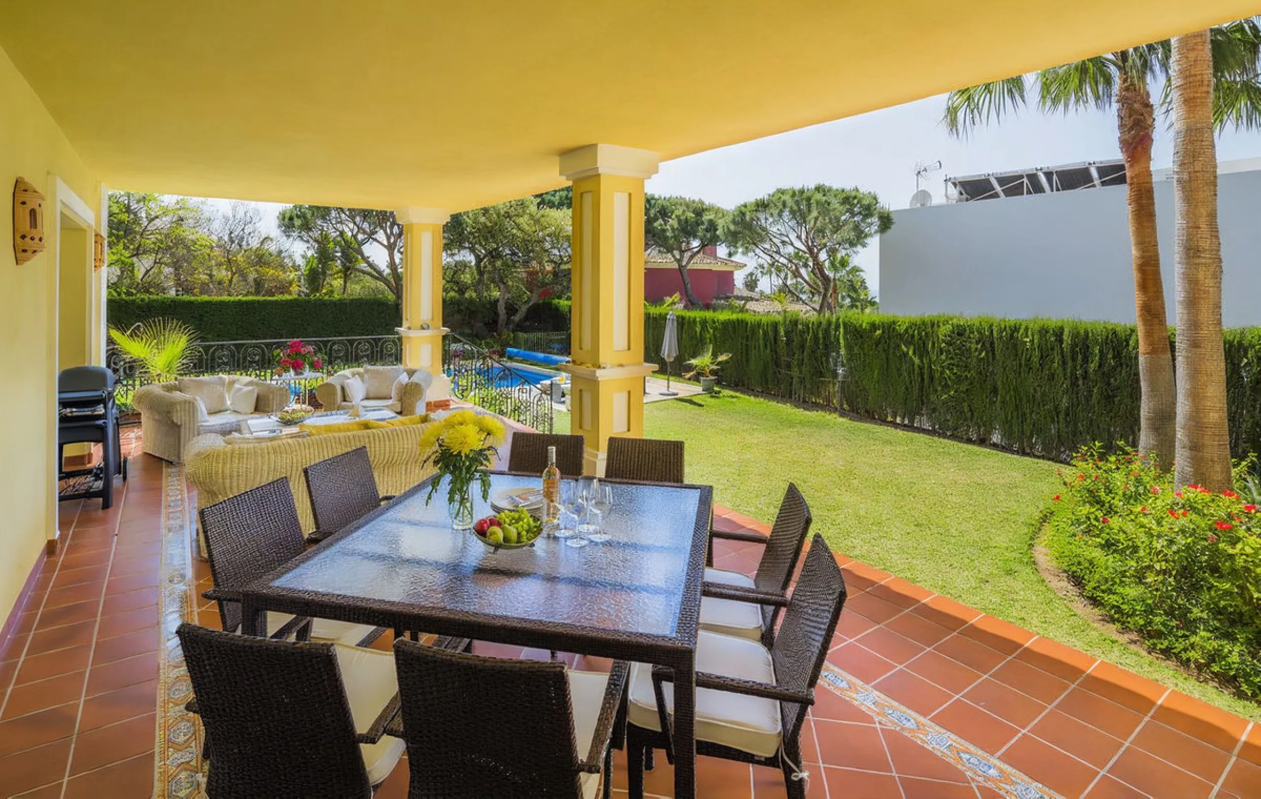 This beautifully decorated villa is comprised of a grand hallway, fully equipped kitchen with a breakfast area, a spacious dining room / lounge with a fireplace and access to the terrace and garden, 4 ample bedrooms with en-suite bathrooms and a guest res
