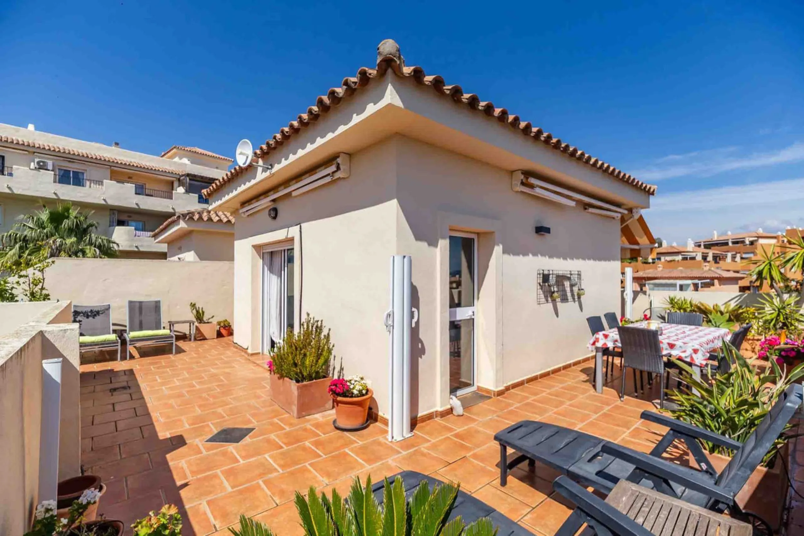 Apartment - Penthouse в продаже в Mijas, Málaga. В доме 3 спален и 2 ванных комнат. Площадь дома 106 м²