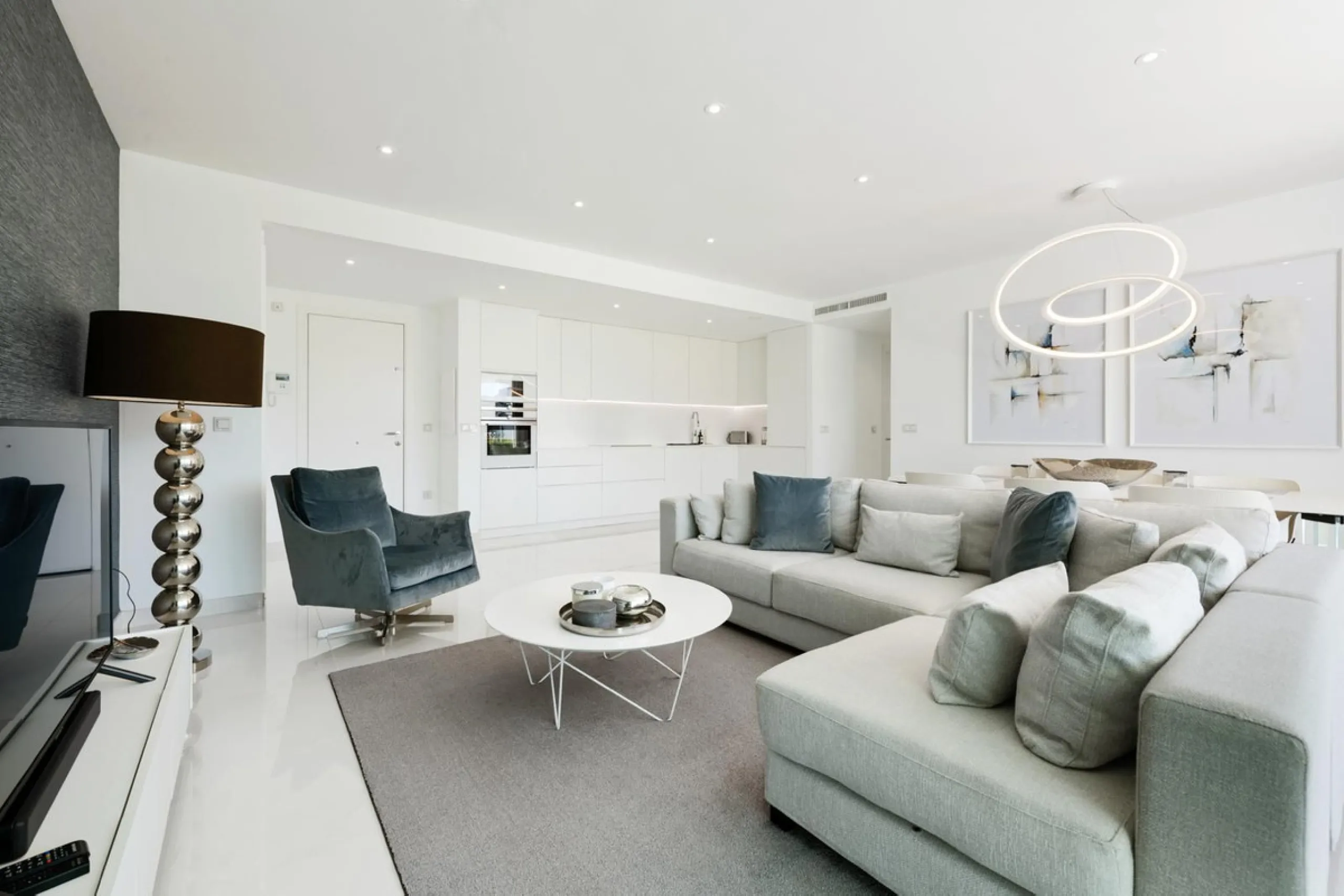 Nestled in the prestigious Cataleya Phase 2, this stunning ground-floor 3-bedroom apartment offers the perfect blend of contemporary elegance, outdoor living, and prime location. Set within a gated community known for its low-density design, sustainable g