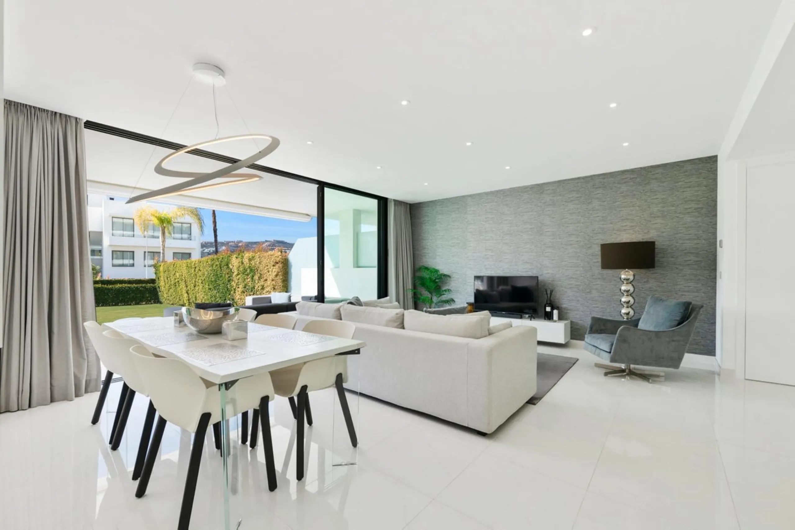 Nestled in the prestigious Cataleya Phase 2, this stunning ground-floor 3-bedroom apartment offers the perfect blend of contemporary elegance, outdoor living, and prime location. Set within a gated community known for its low-density design, sustainable g