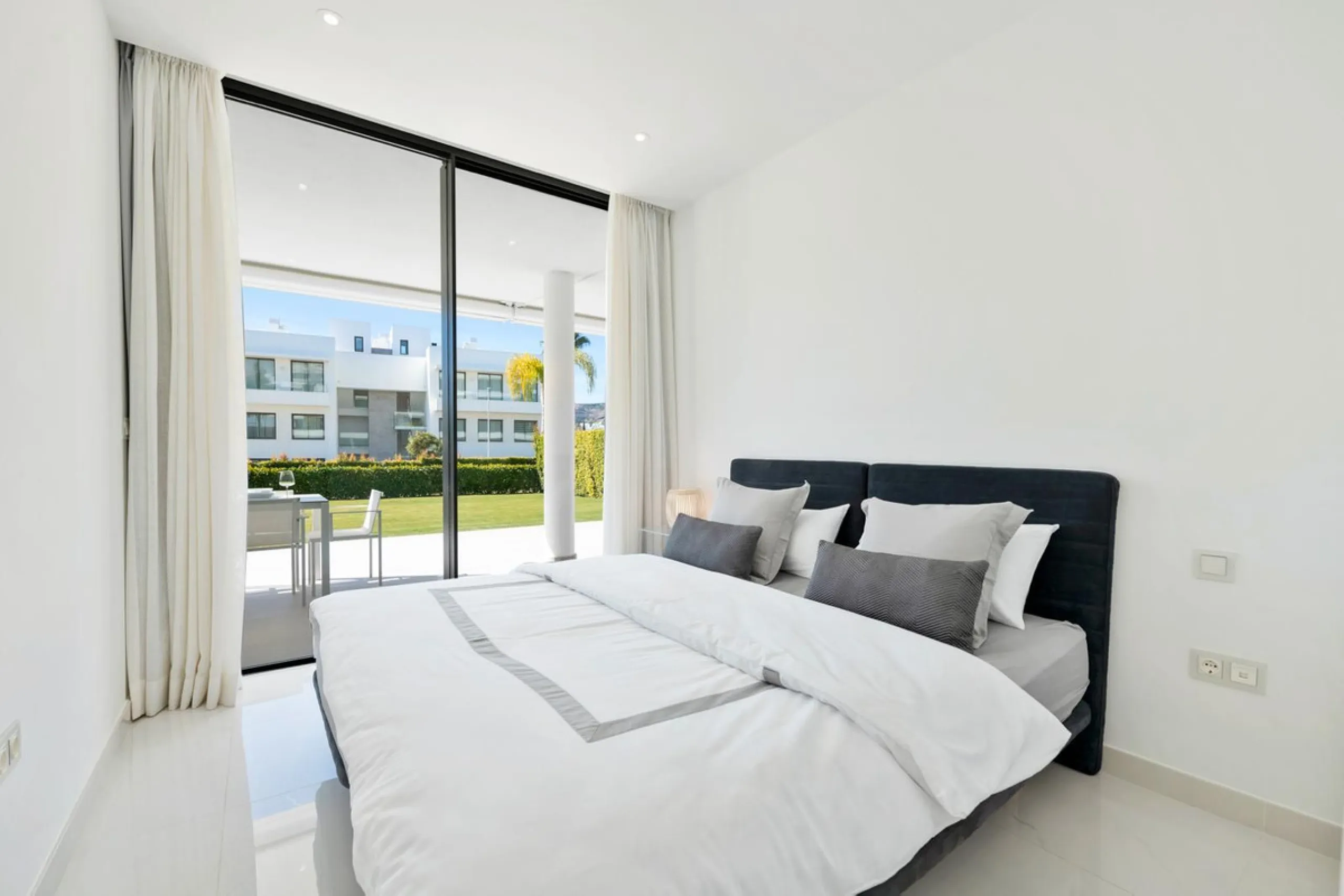 Nestled in the prestigious Cataleya Phase 2, this stunning ground-floor 3-bedroom apartment offers the perfect blend of contemporary elegance, outdoor living, and prime location. Set within a gated community known for its low-density design, sustainable g