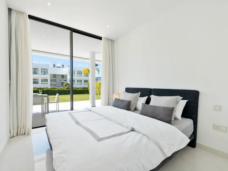 Nestled in the prestigious Cataleya Phase 2, this stunning ground-floor 3-bedroom apartment offers the perfect blend of contemporary elegance, outdoor living, and prime location. Set within a gated community known for its low-density design, sustainable g