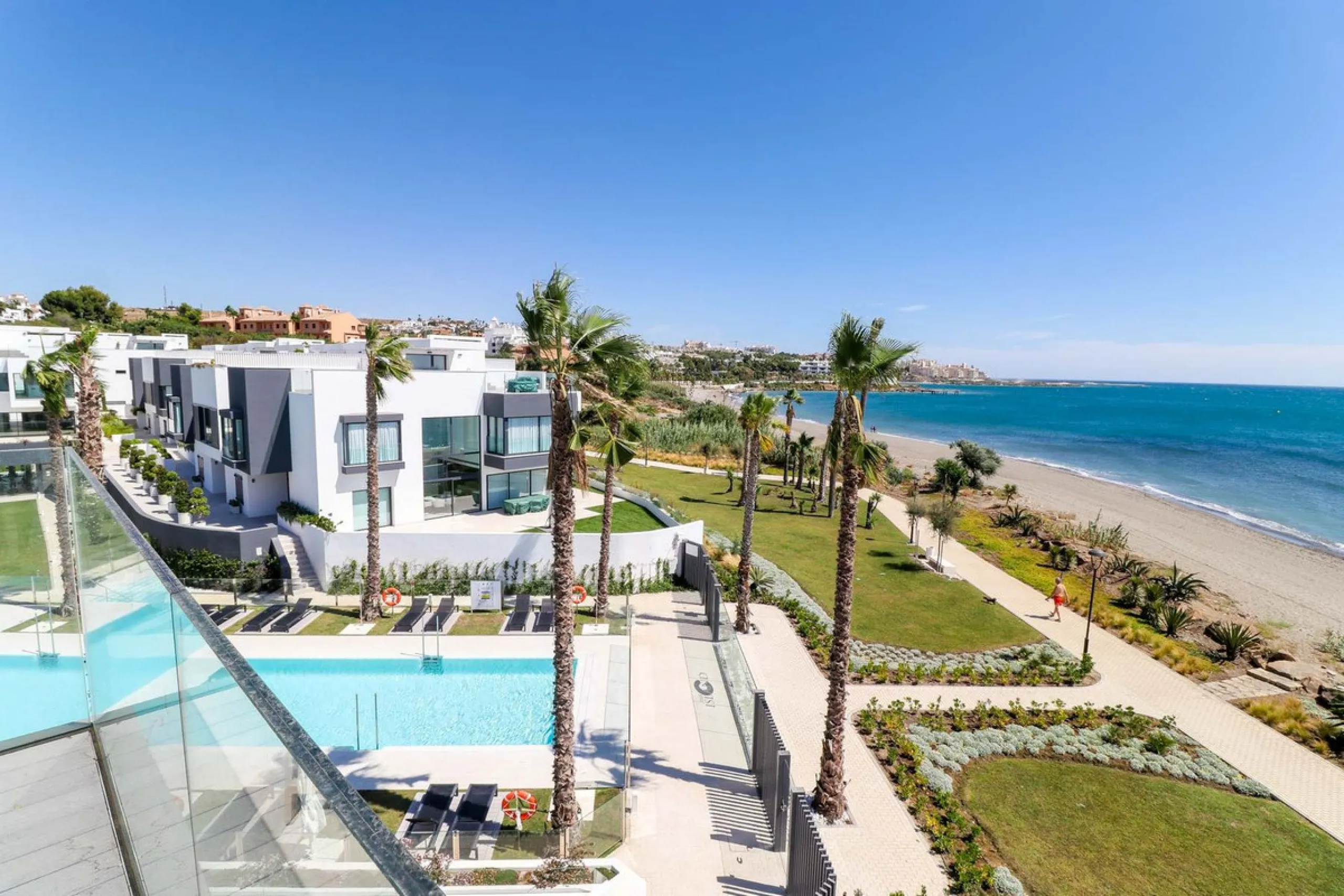 Luxury Beachfront Townhouse in Guadalobón, Estepona with Panoramic Views