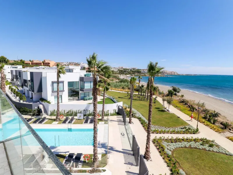 Luxury Beachfront Townhouse in Guadalobón, Estepona with Panoramic Views