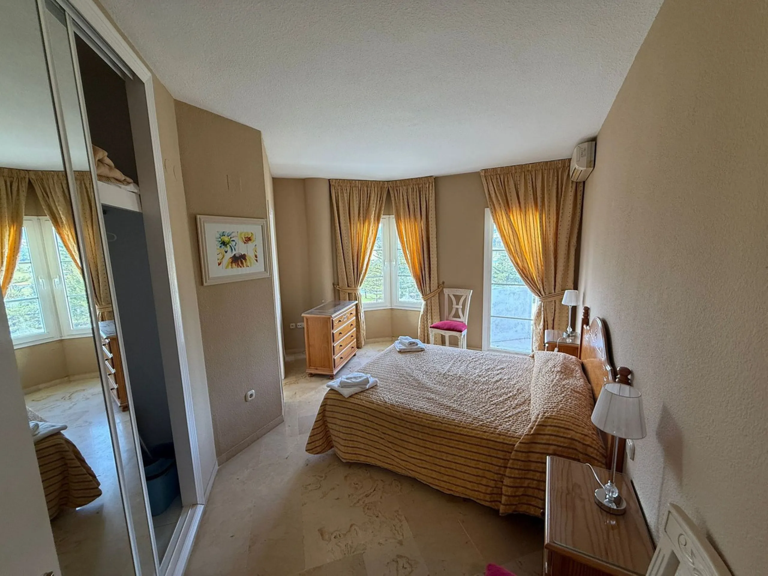 Top-Floor Apartment with Private Solarium & Golf Views – Mijas Golf