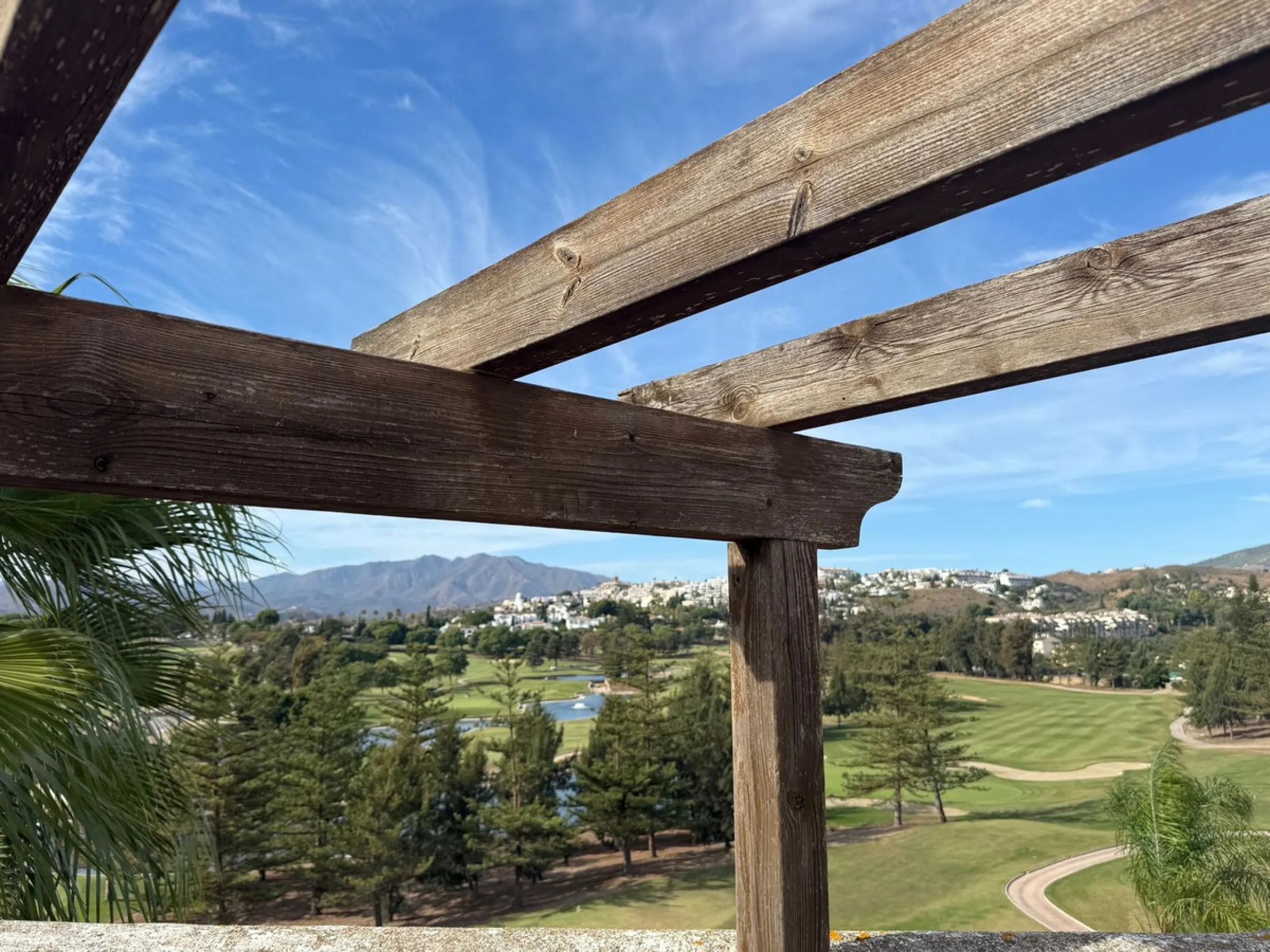 Top-Floor Apartment with Private Solarium & Golf Views – Mijas Golf