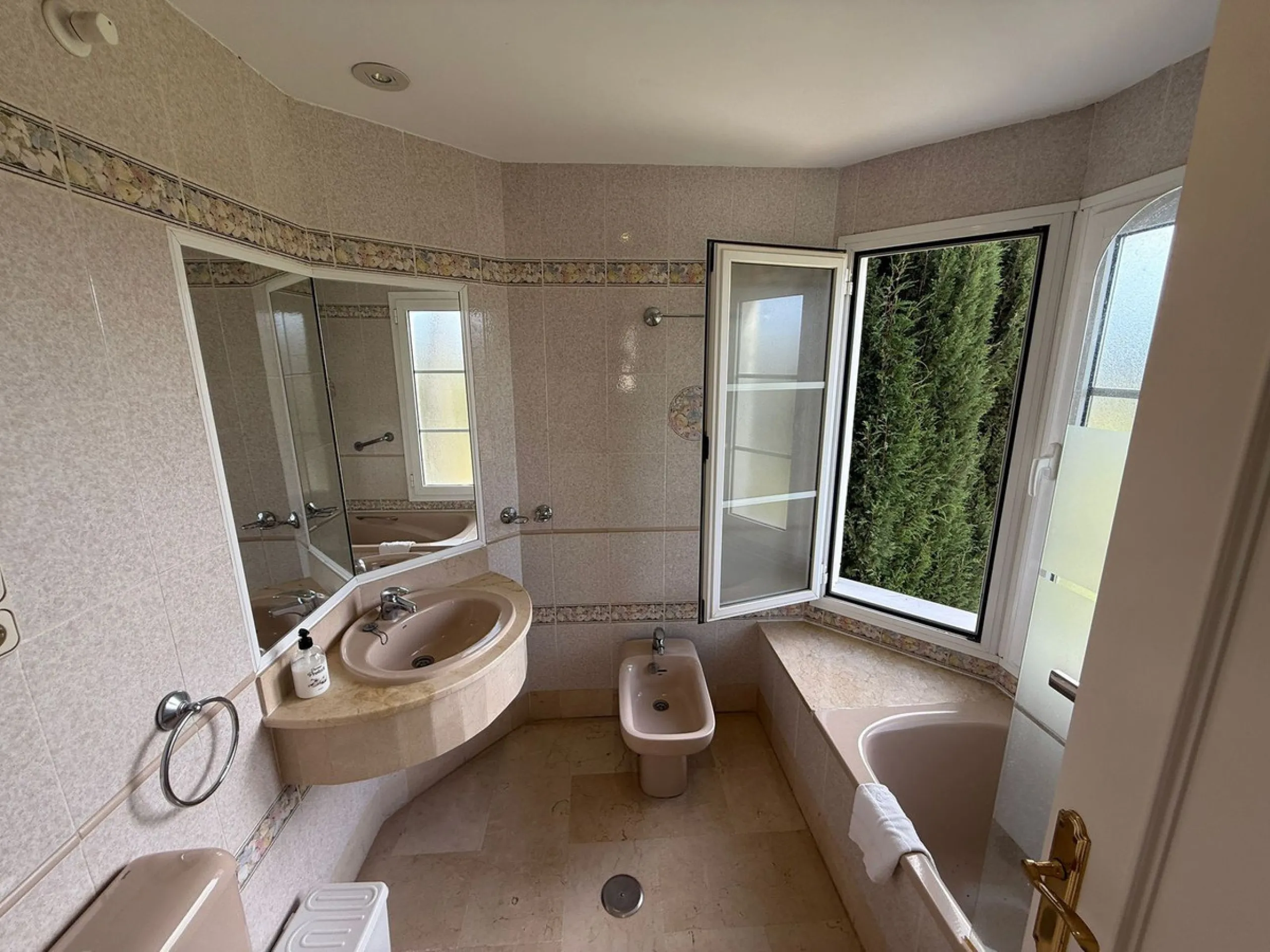Top-Floor Apartment with Private Solarium & Golf Views – Mijas Golf