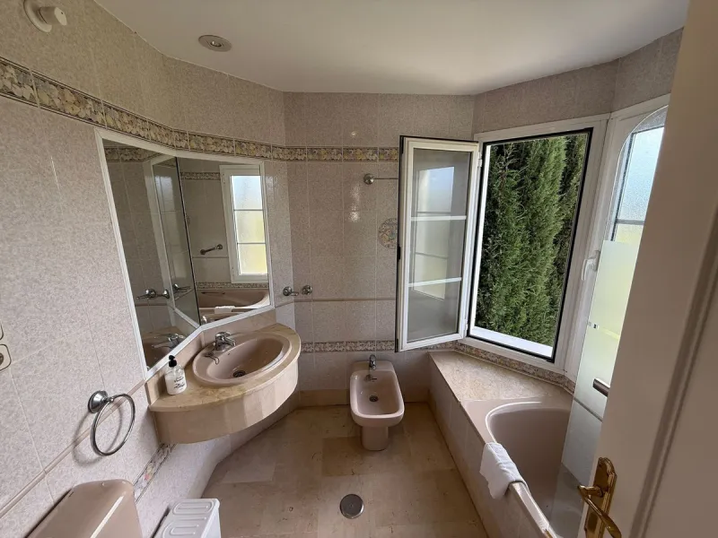 Top-Floor Apartment with Private Solarium & Golf Views – Mijas Golf