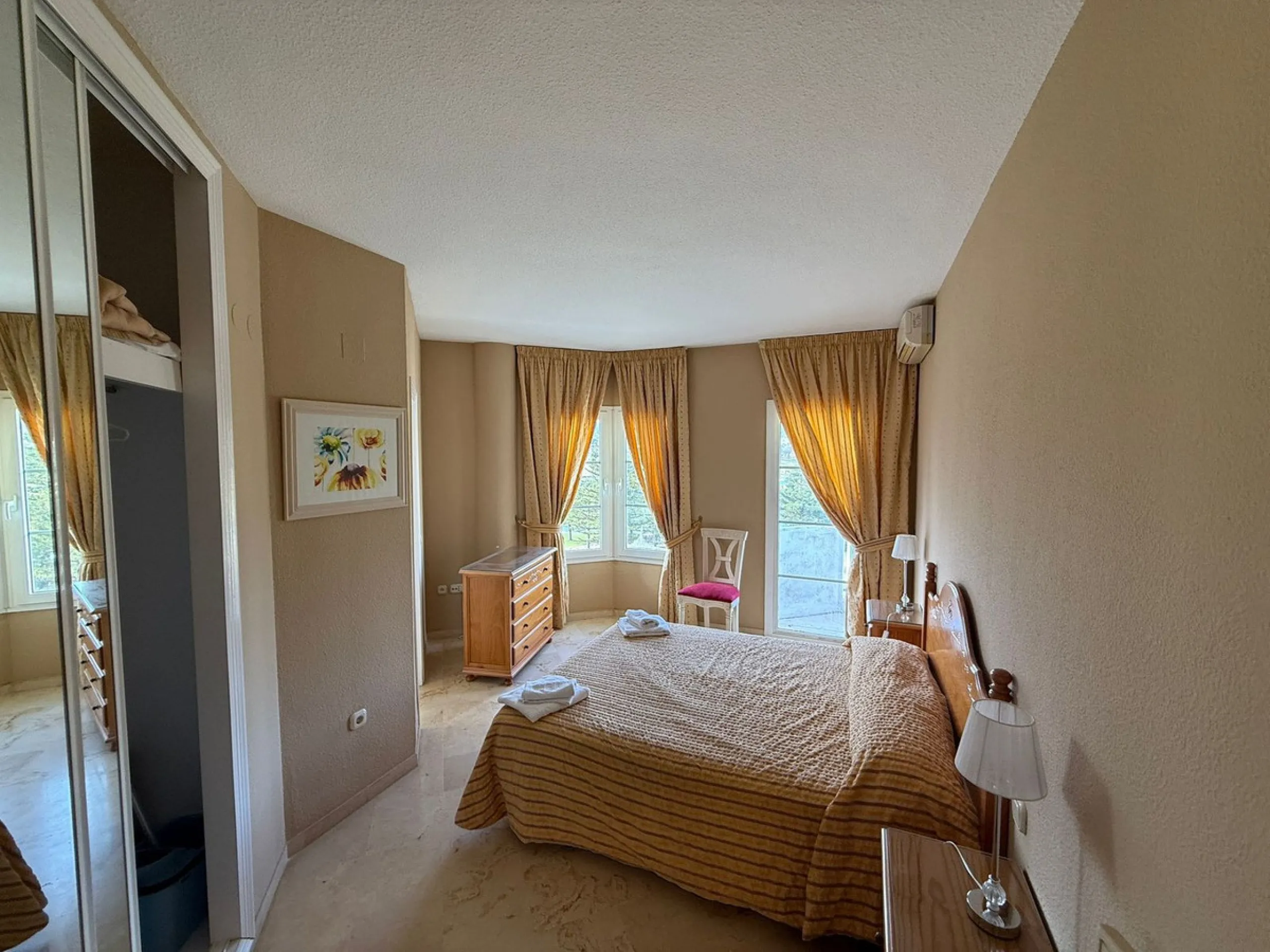 Top-Floor Apartment with Private Solarium & Golf Views – Mijas Golf