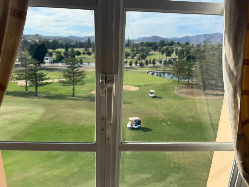 Top-Floor Apartment with Private Solarium & Golf Views – Mijas Golf