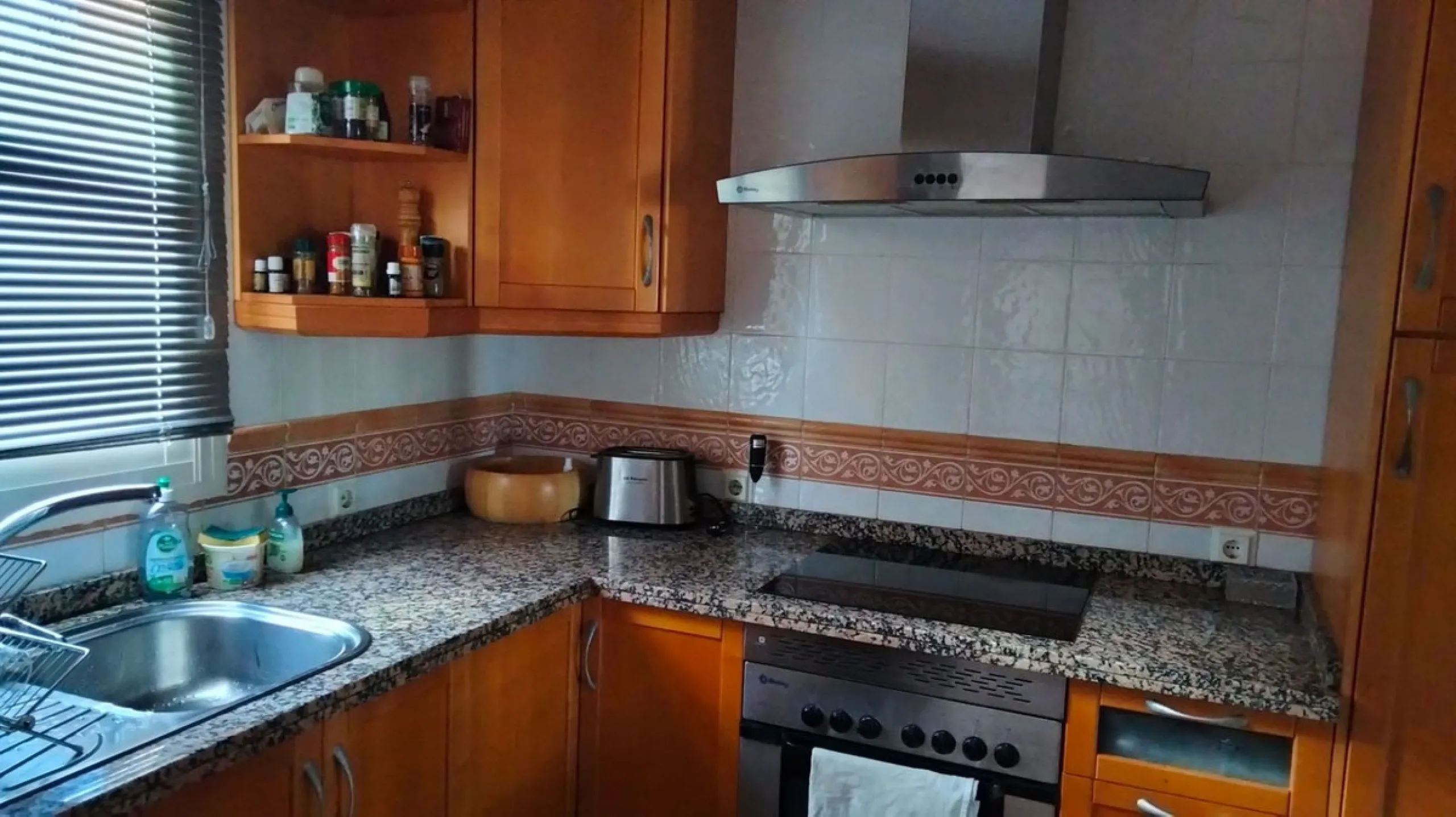 Discover this beautiful 2-bedroom 'penthouse-like feel' middle-floor apartment perfectly positioned in the prestigious enclave of La Mairena / Elviria Alta on Marbella's sought-after east coast. Surrounded by natural beauty, SEA and mountain views, this e