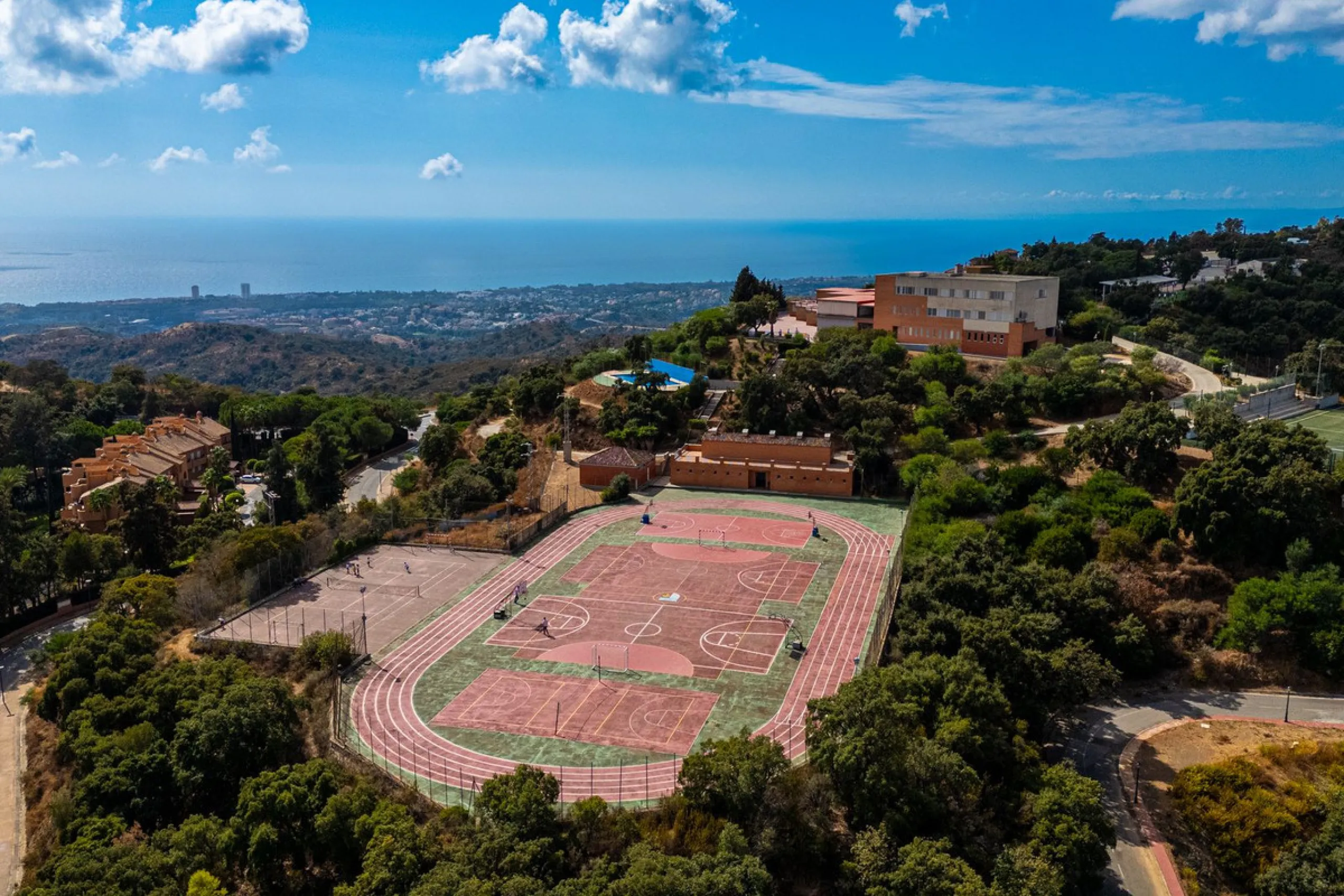 Discover this beautiful 2-bedroom 'penthouse-like feel' middle-floor apartment perfectly positioned in the prestigious enclave of La Mairena / Elviria Alta on Marbella's sought-after east coast. Surrounded by natural beauty, SEA and mountain views, this e