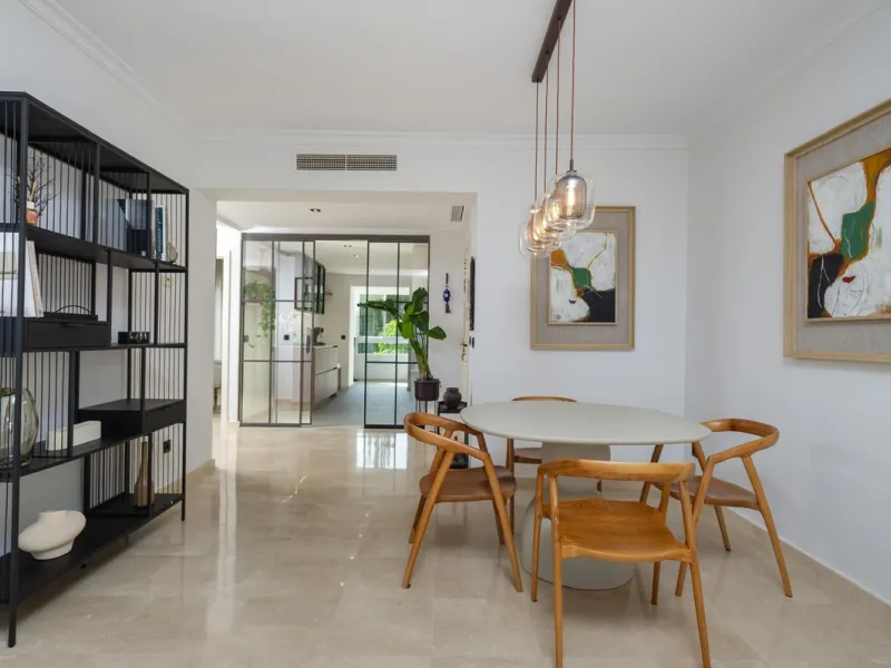 Apartment - Penthouse в продаже в Benahavís, Málaga. В доме 3 спален и 3 ванных комнат. Площадь дома 148 м²
