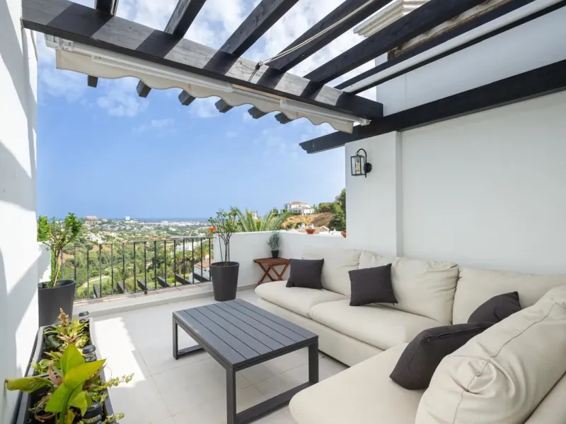 Apartment - Penthouse в продаже в Benahavís, Málaga. В доме 3 спален и 3 ванных комнат. Площадь дома 148 м²