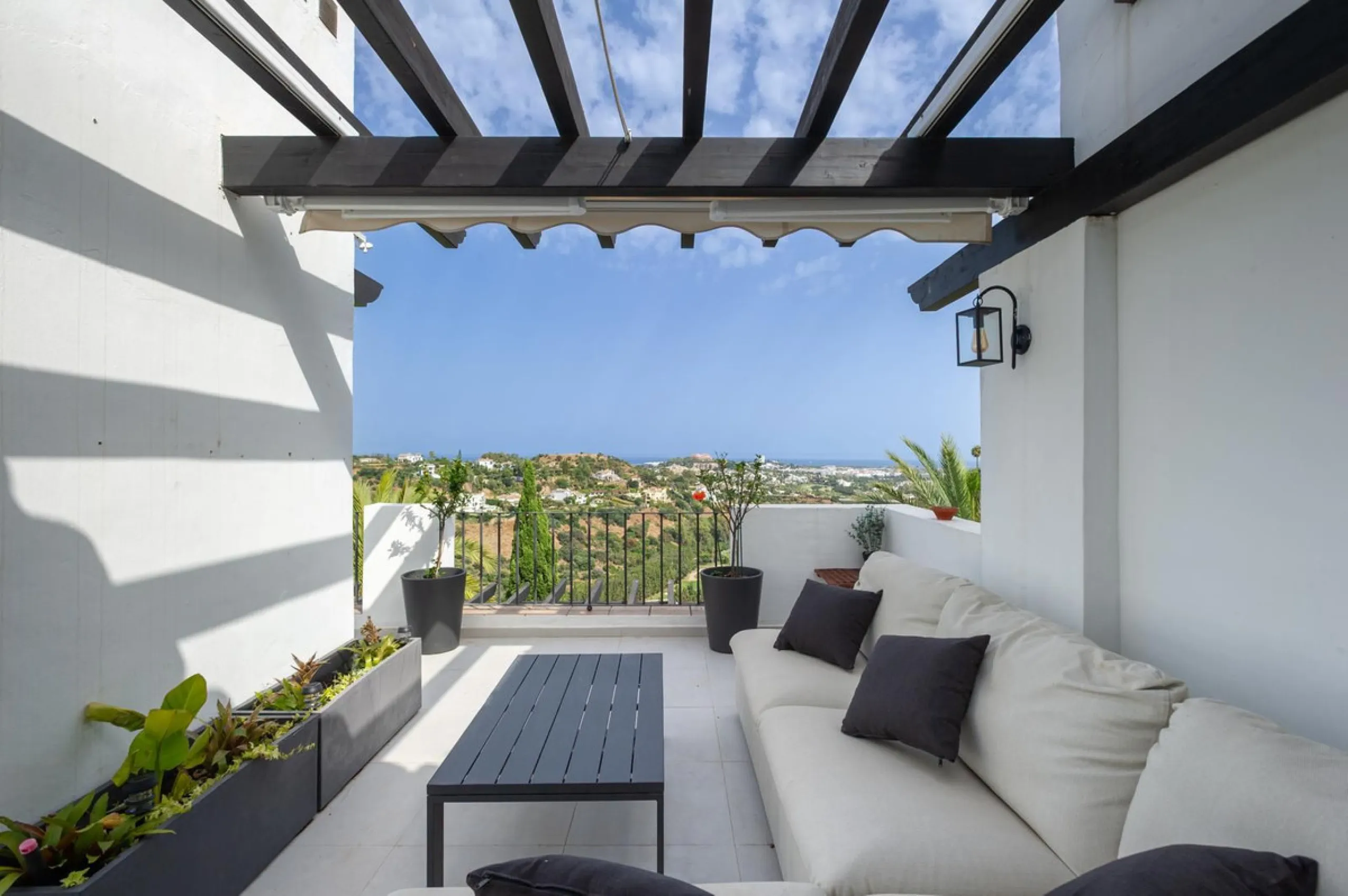 Apartment - Penthouse в продаже в Benahavís, Málaga. В доме 3 спален и 3 ванных комнат. Площадь дома 148 м²