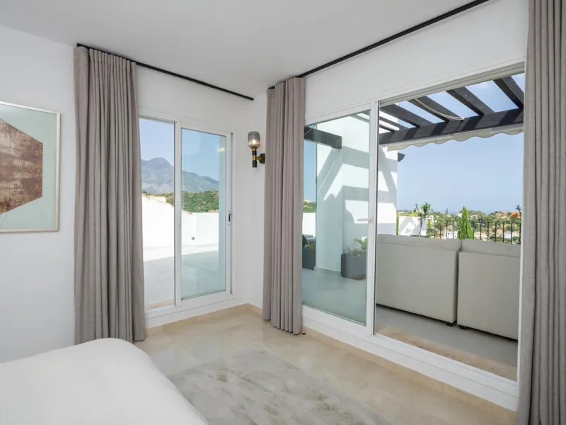 Apartment - Penthouse в продаже в Benahavís, Málaga. В доме 3 спален и 3 ванных комнат. Площадь дома 148 м²