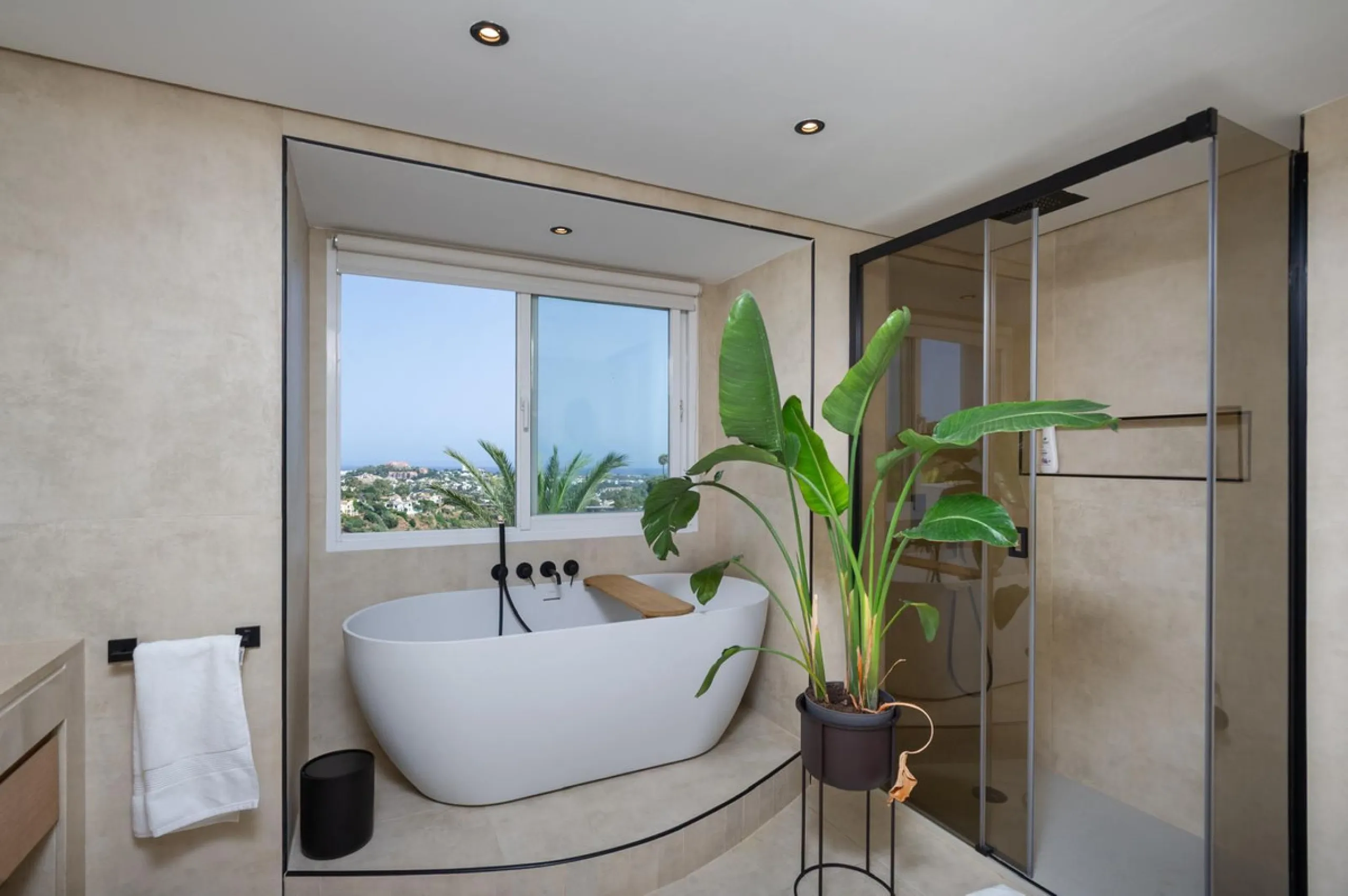 Apartment - Penthouse в продаже в Benahavís, Málaga. В доме 3 спален и 3 ванных комнат. Площадь дома 148 м²