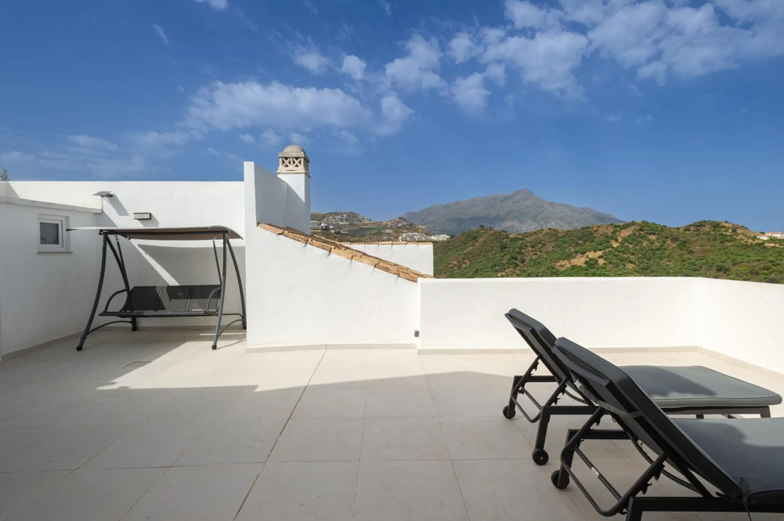 Apartment - Penthouse в продаже в Benahavís, Málaga. В доме 3 спален и 3 ванных комнат. Площадь дома 148 м²