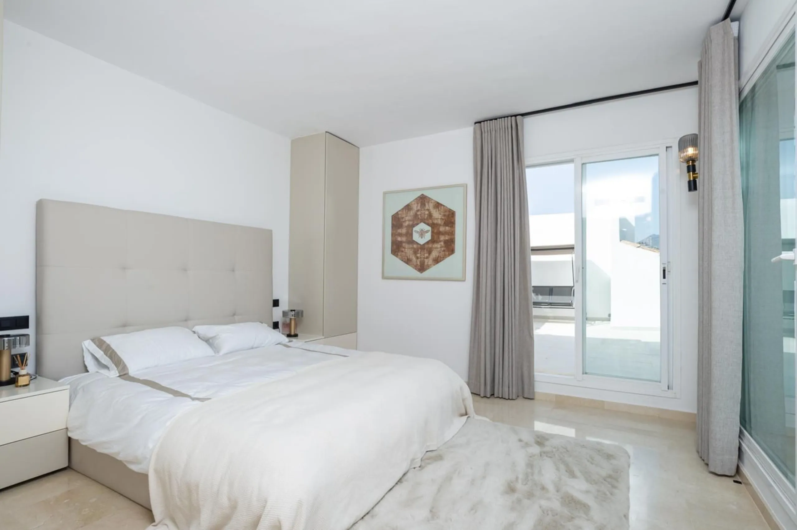 Apartment - Penthouse в продаже в Benahavís, Málaga. В доме 3 спален и 3 ванных комнат. Площадь дома 148 м²